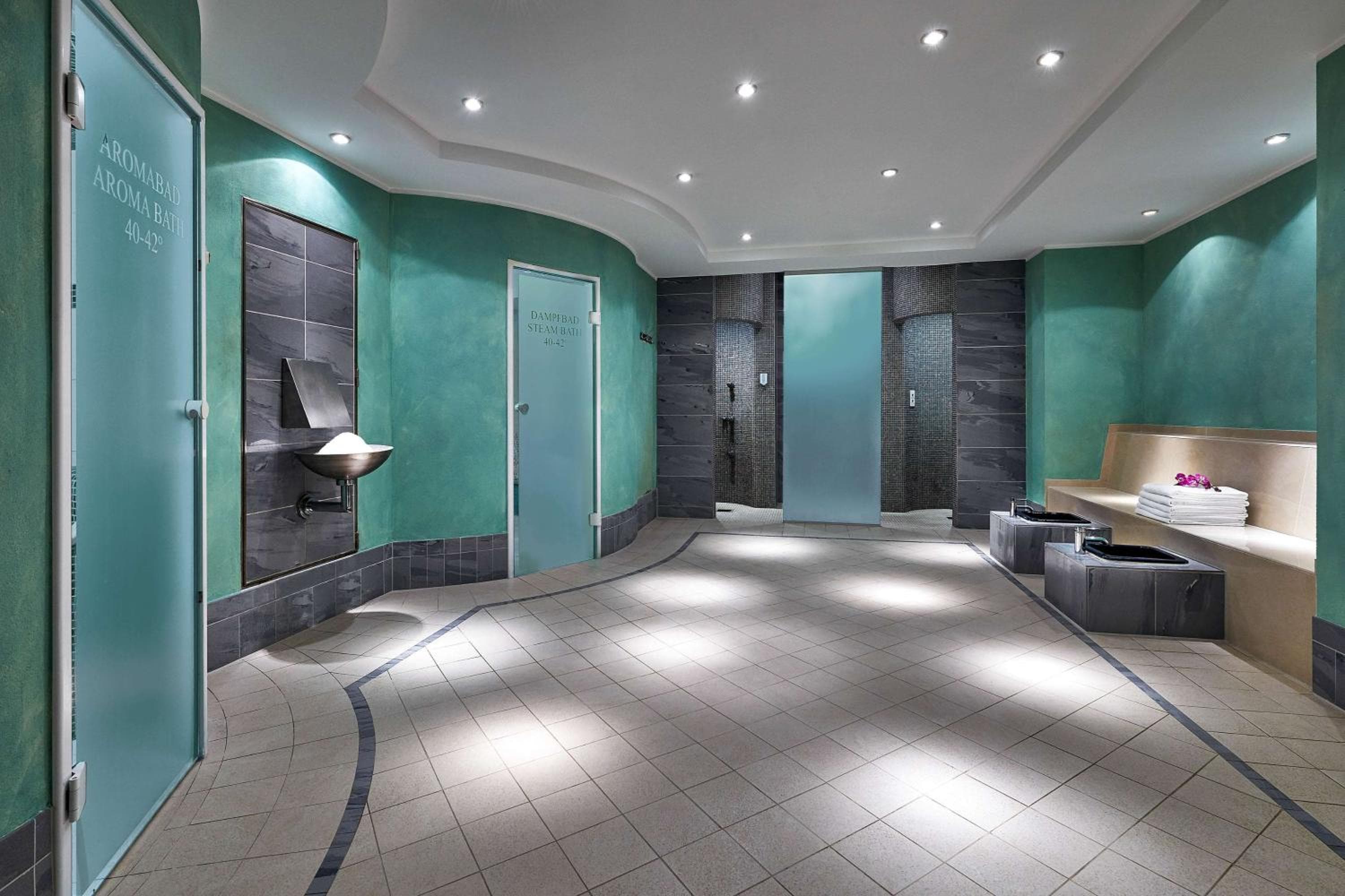 Hilton Berlin hotel, Anton-Wilhelm-Amo-Str. 30, Berlin, Germany — photo 44