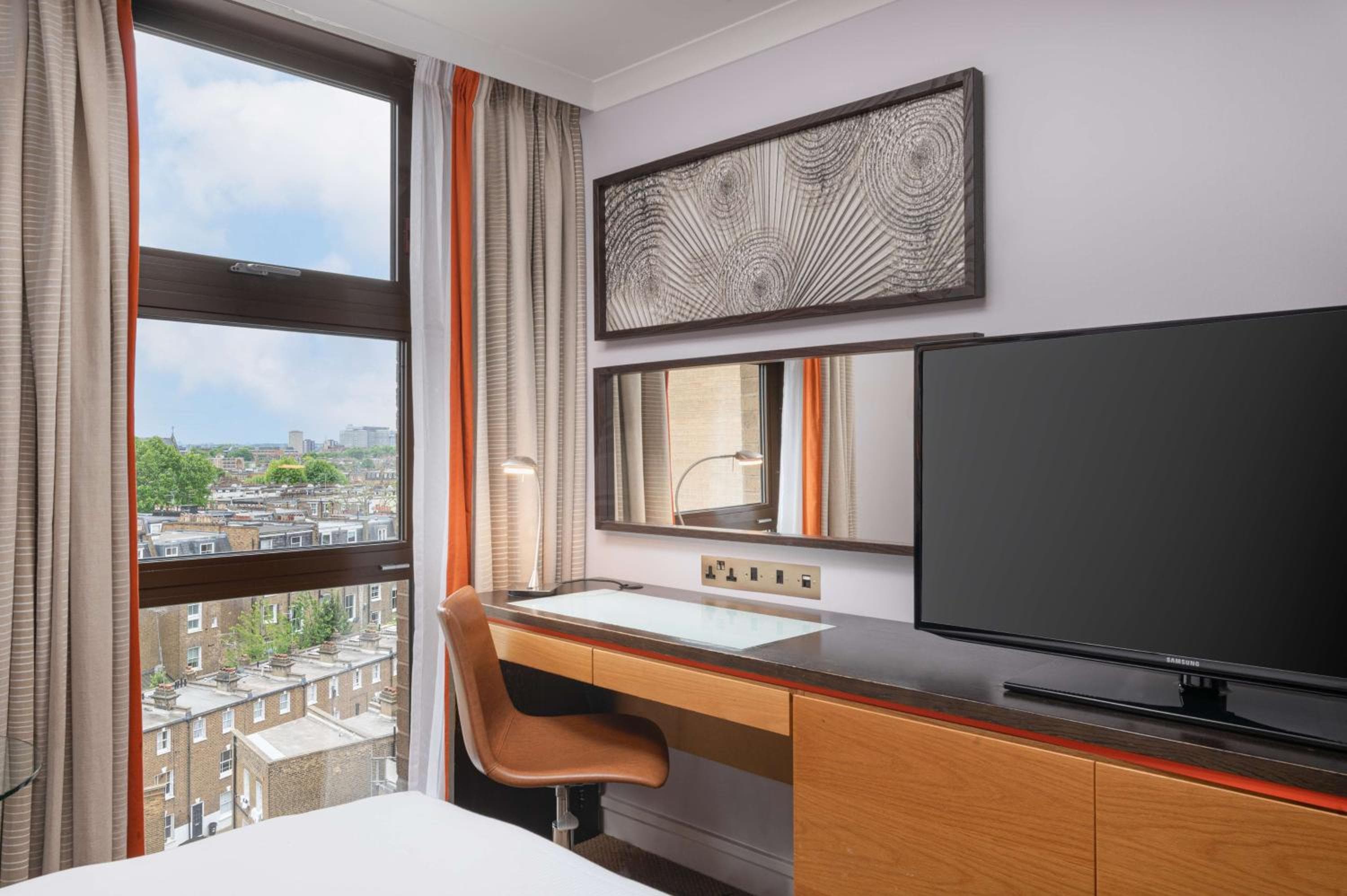 Hilton London Kensington Hotel — 11