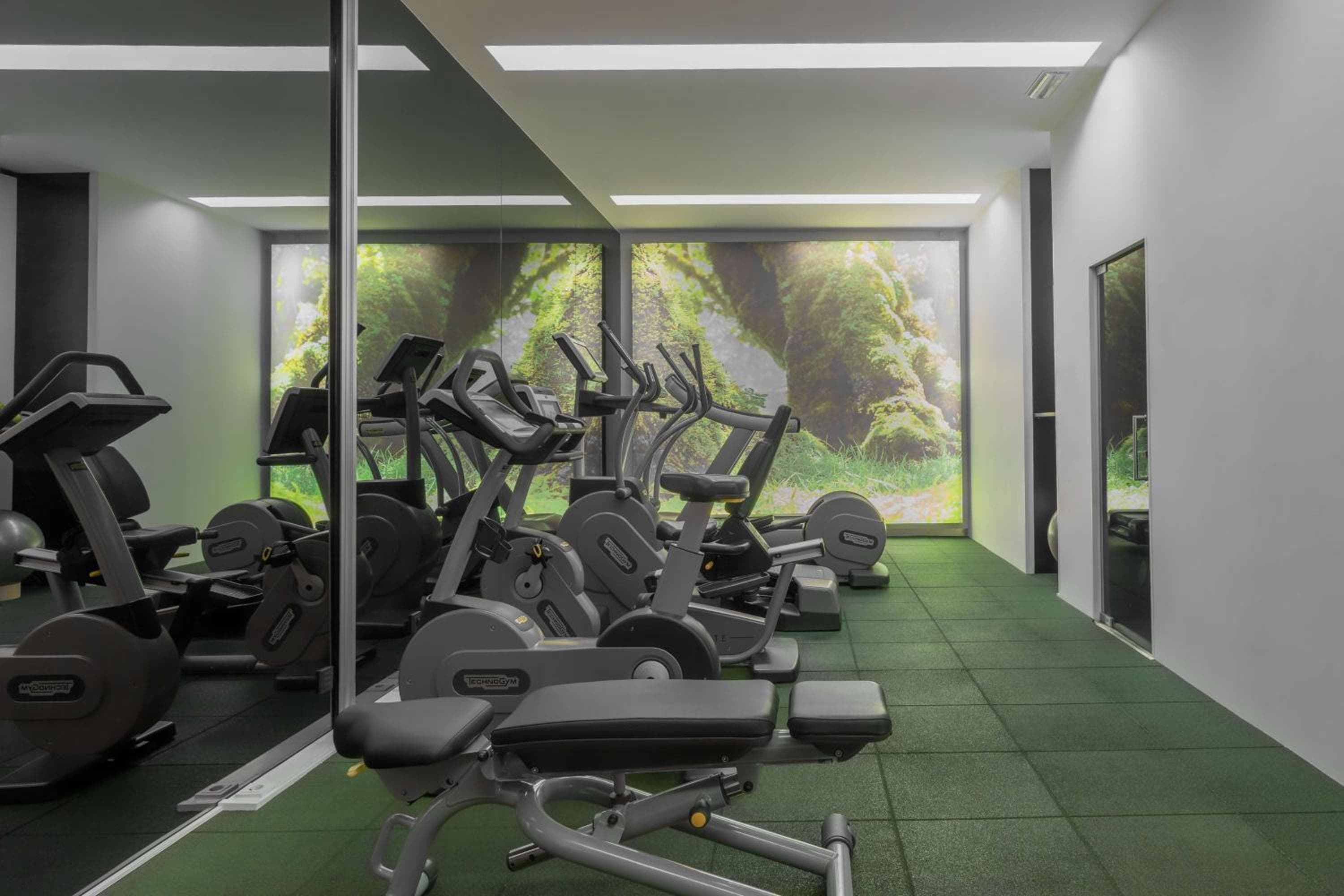 DoubleTree by Hilton Lisbon Fontana Park — 14