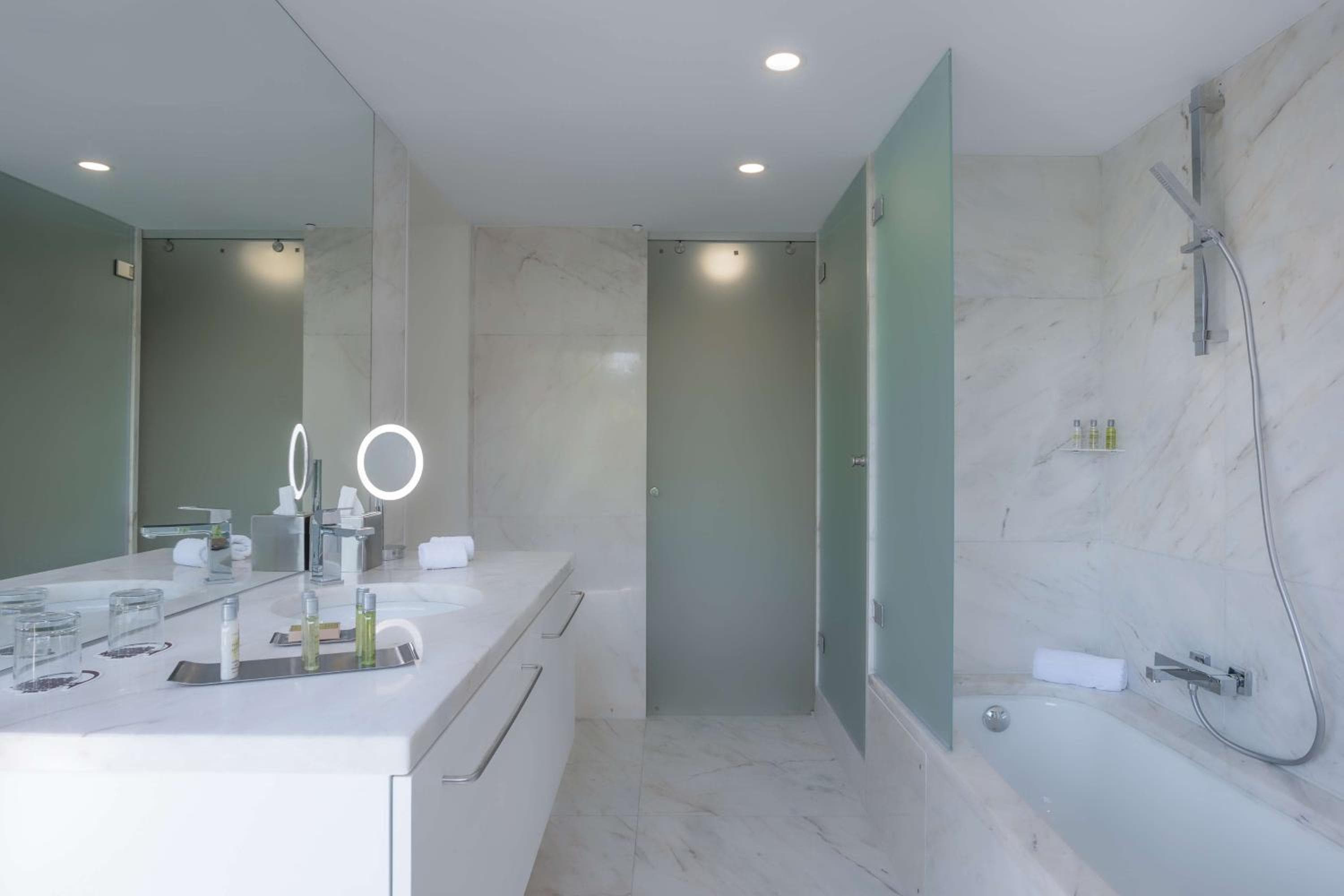 DoubleTree by Hilton Lisbon Fontana Park — 8