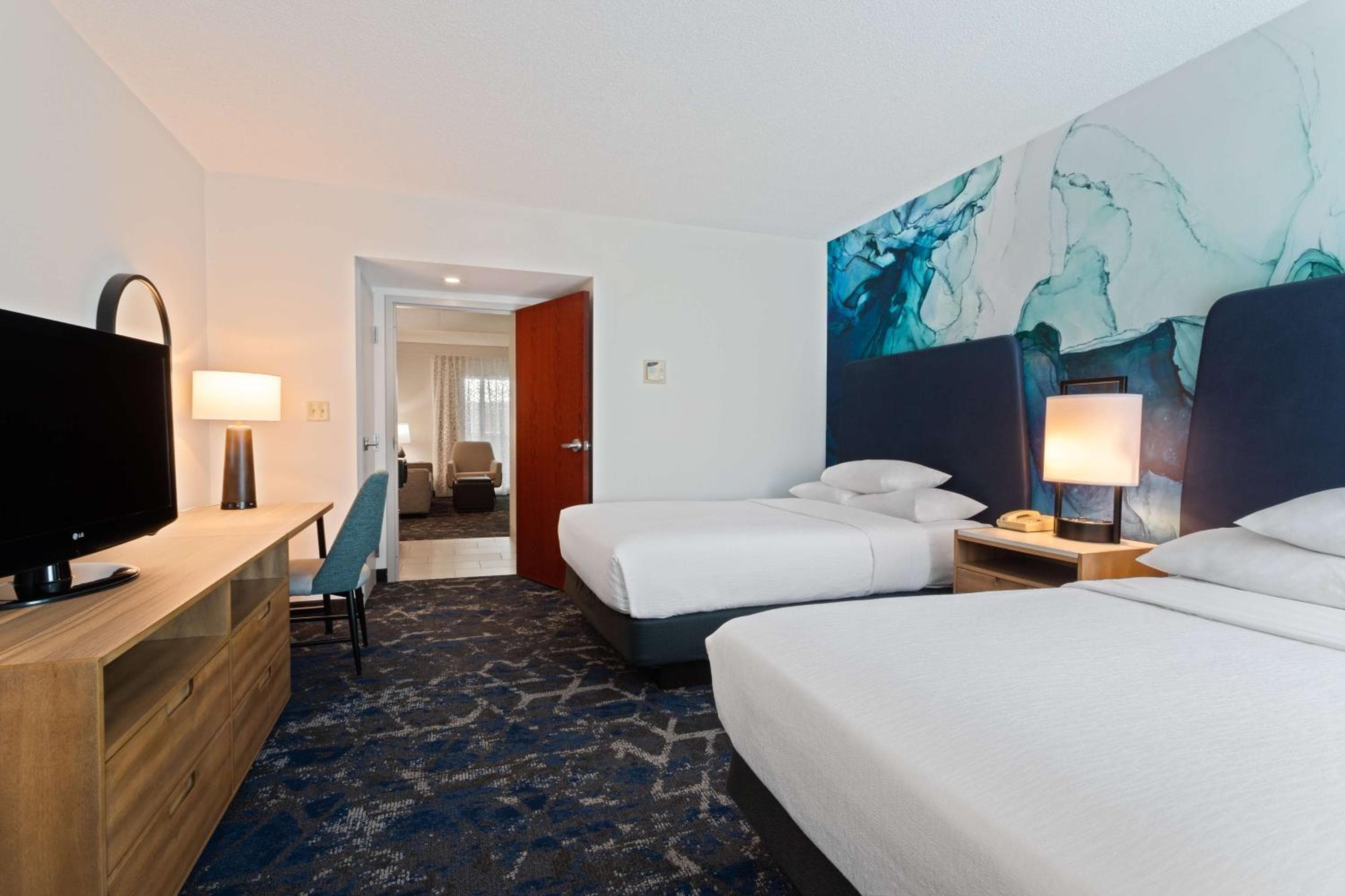 Embassy Suites by Hilton Tampa USF cerca de Busch Gardens — 5