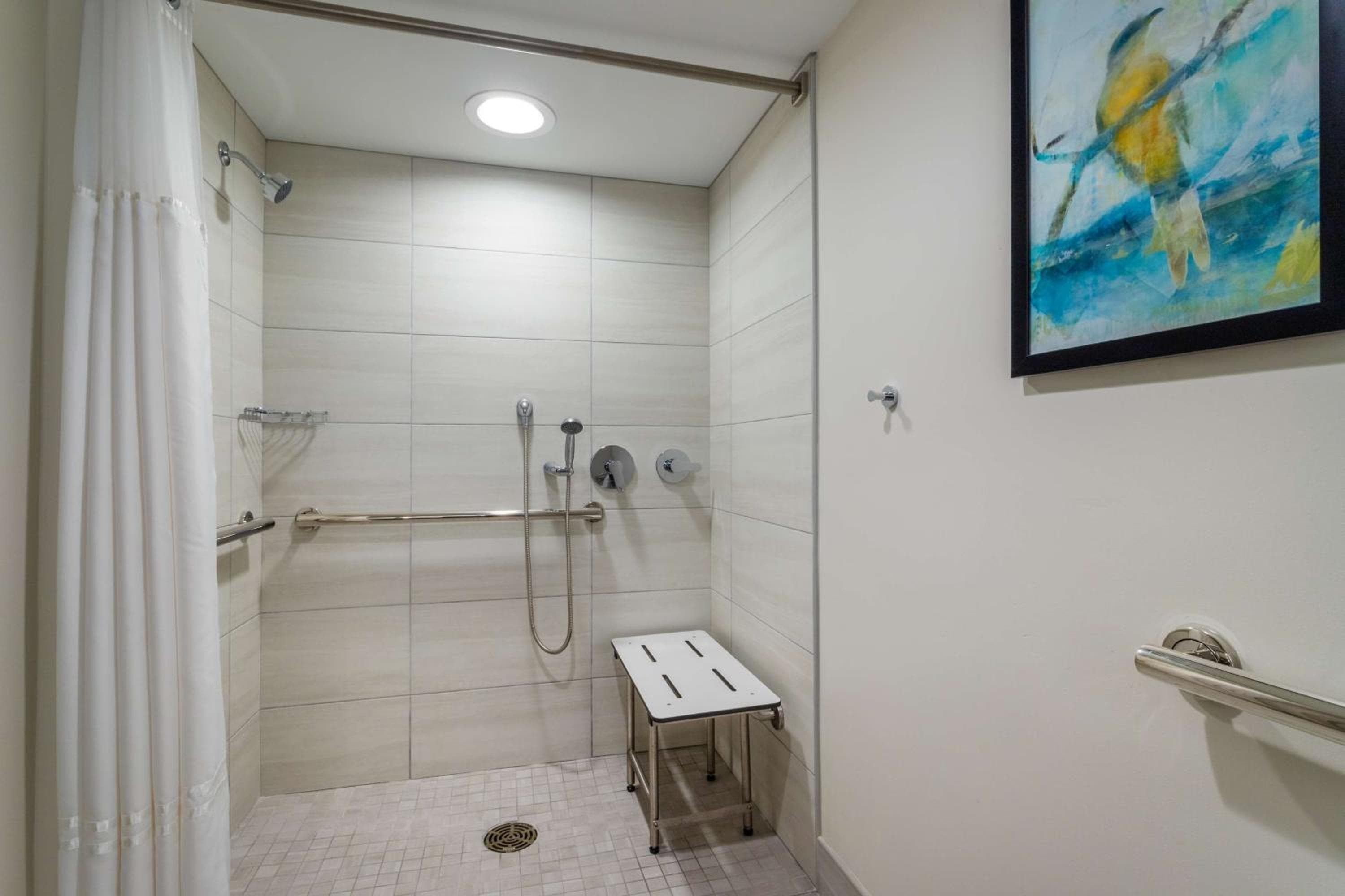 Embassy Suites by Hilton Tampa USF cerca de Busch Gardens — 17