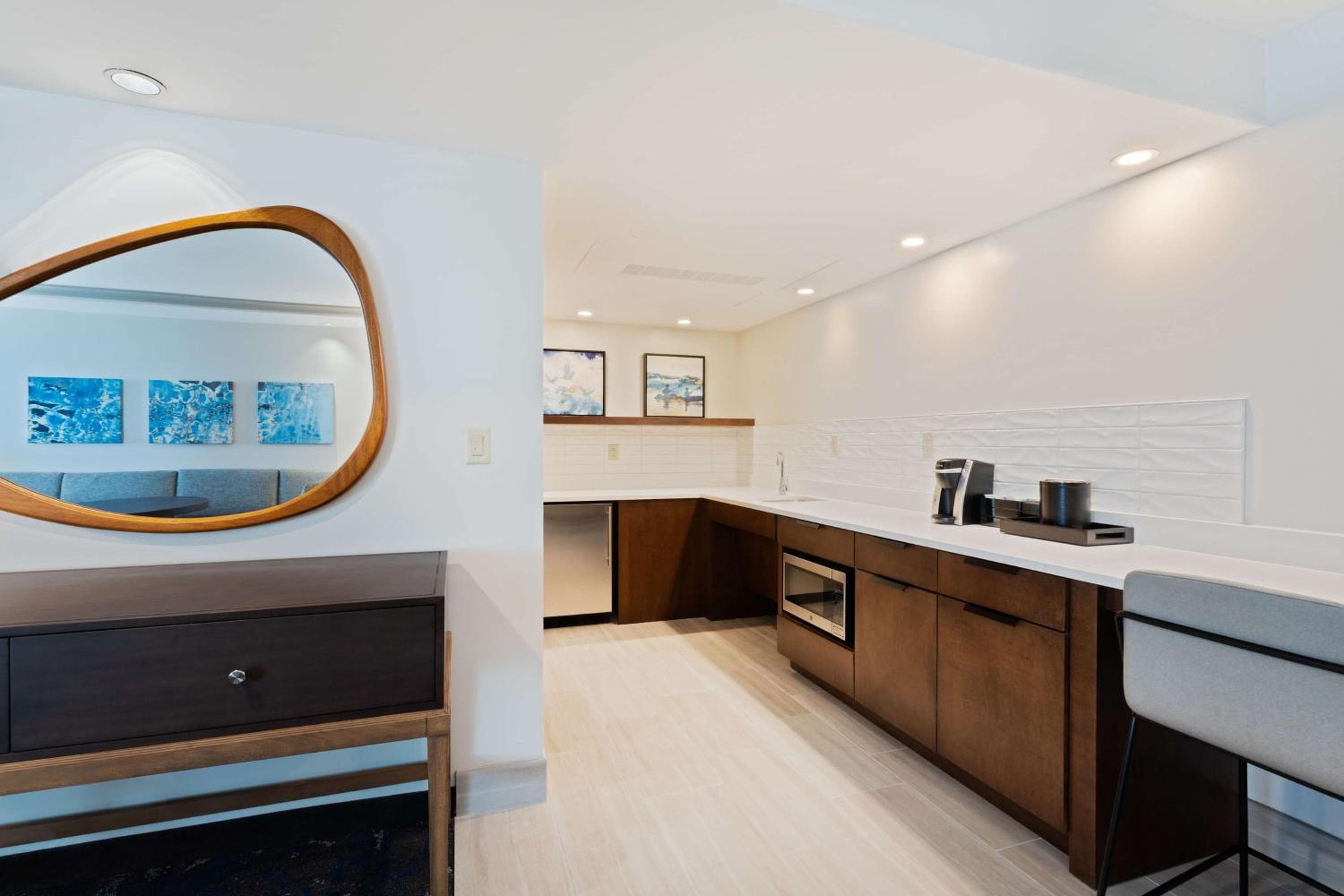 Embassy Suites by Hilton Tampa USF cerca de Busch Gardens — 22