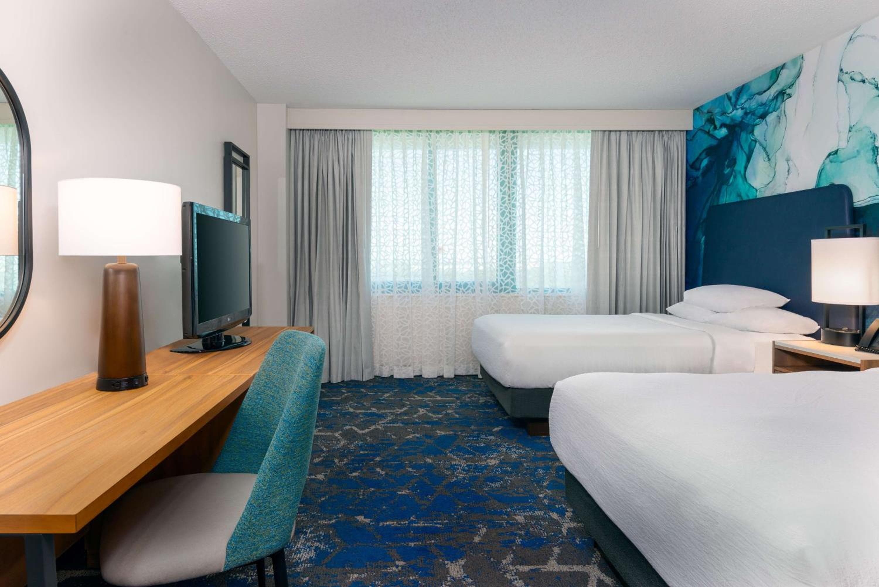 Embassy Suites by Hilton Tampa USF cerca de Busch Gardens — 8