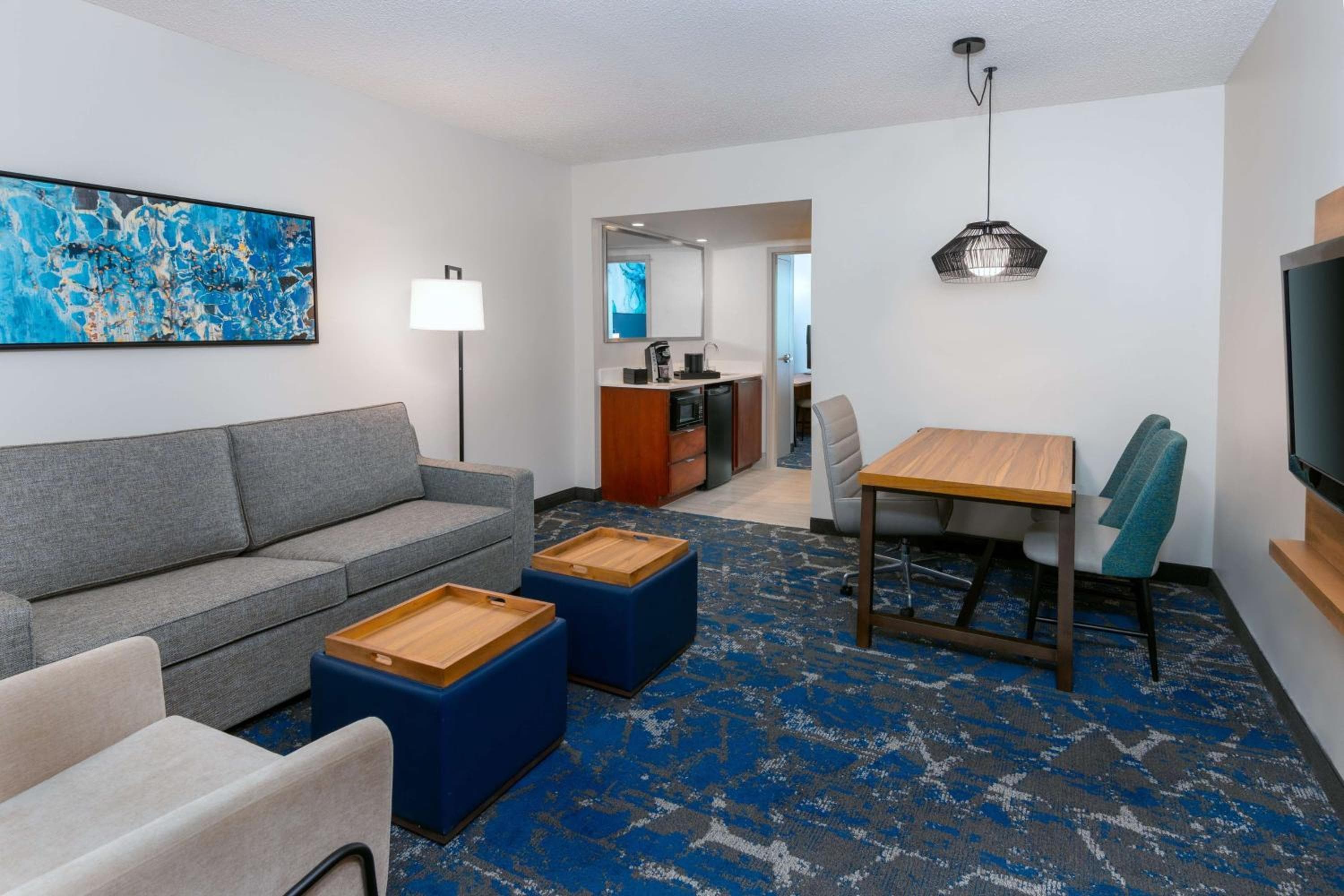 Embassy Suites by Hilton Tampa USF cerca de Busch Gardens — 6