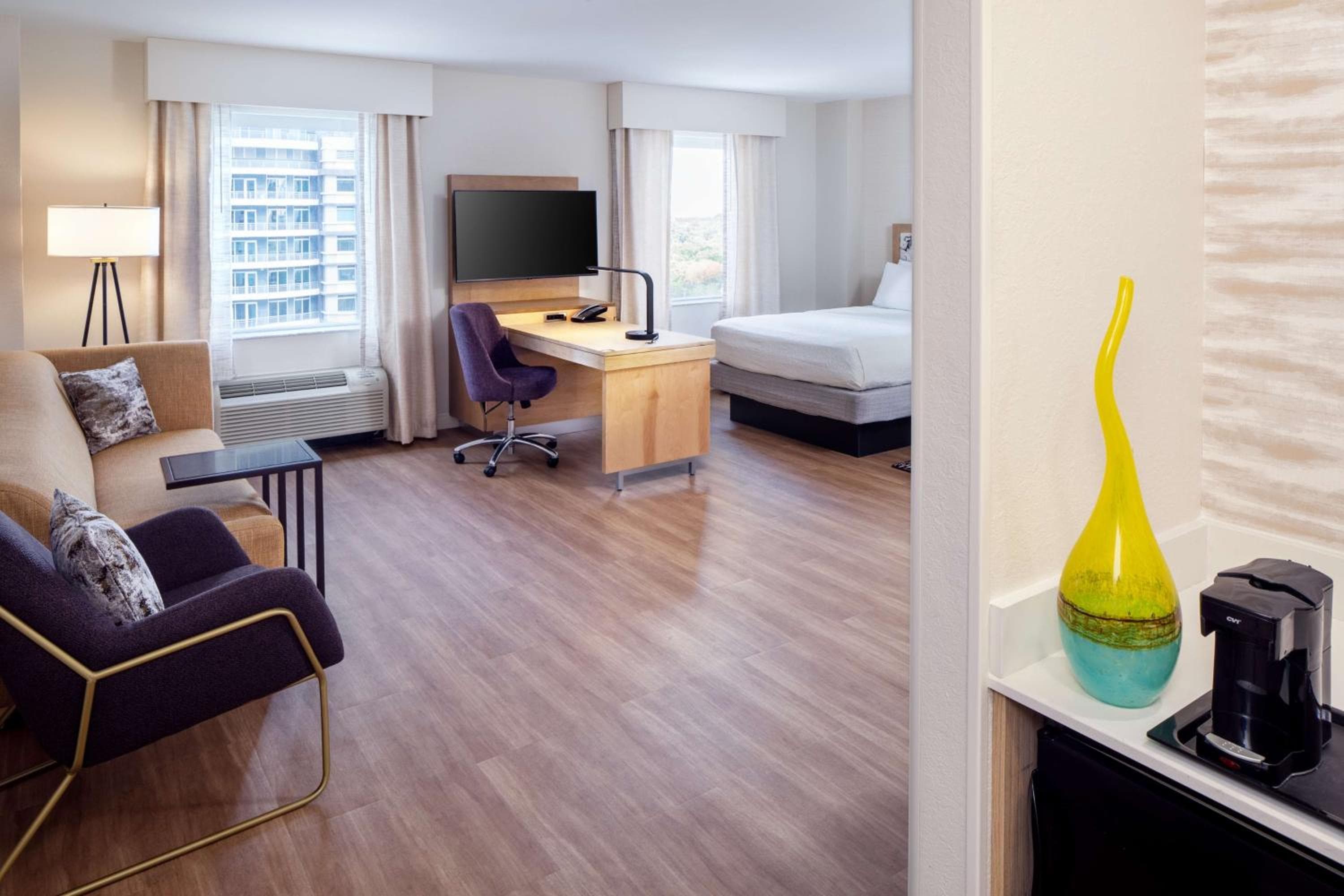 Hampton Inn & Suites by Hilton Miami Downtown/Brickell hotel, 50 Southwest 12th Street, Miami, United States — photo 14