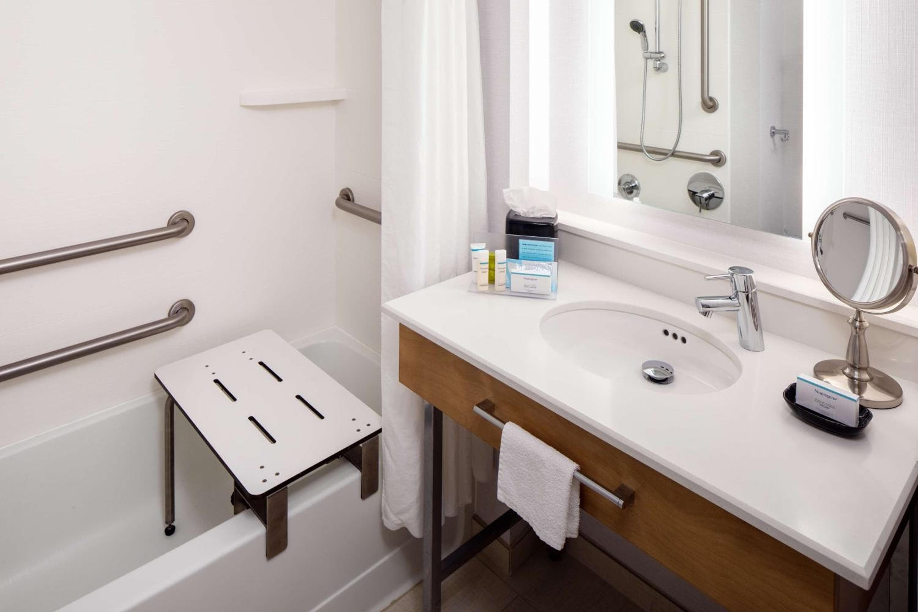 Hampton Inn & Suites by Hilton Miami Downtown/Brickell hotel, 50 Southwest 12th Street, Miami, United States — photo 17