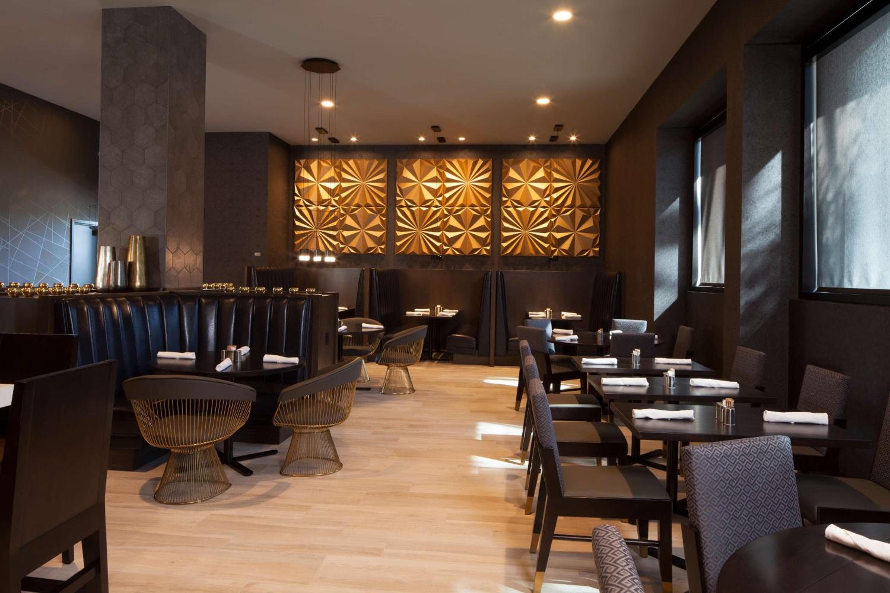 H Hotel Los Angeles, Curio Collection By Hilton — 10