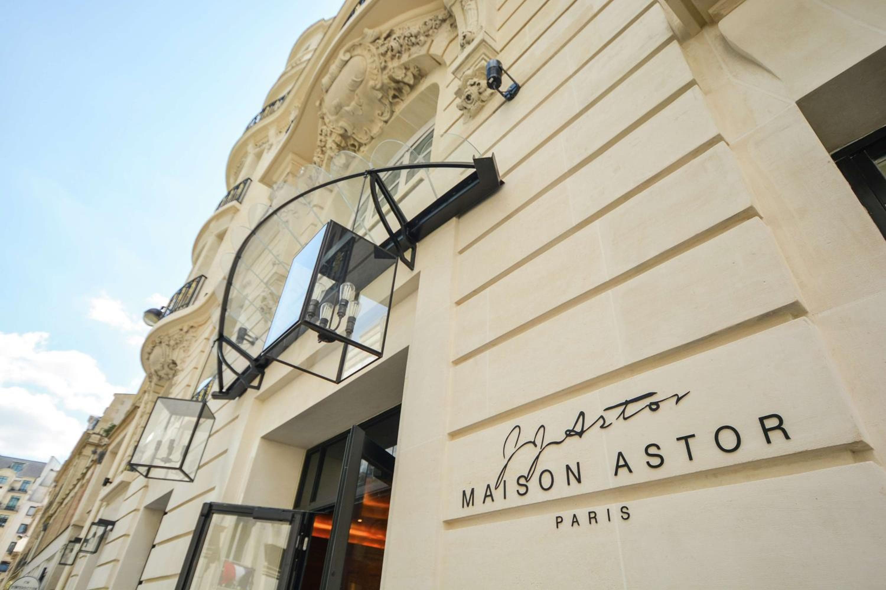 Maison Astor Paris, Curio Collection by Hilton — 21