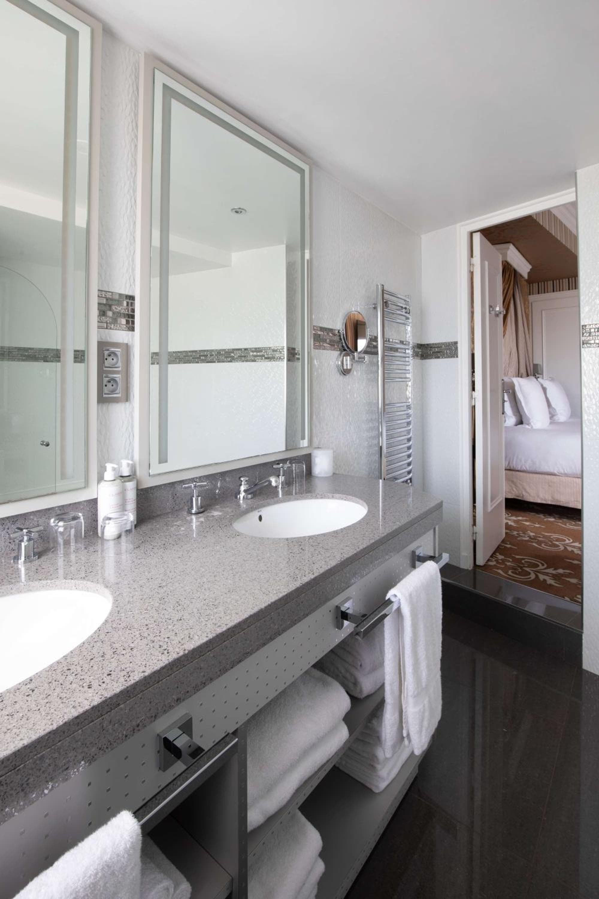 Maison Astor Paris, Curio Collection by Hilton — 19