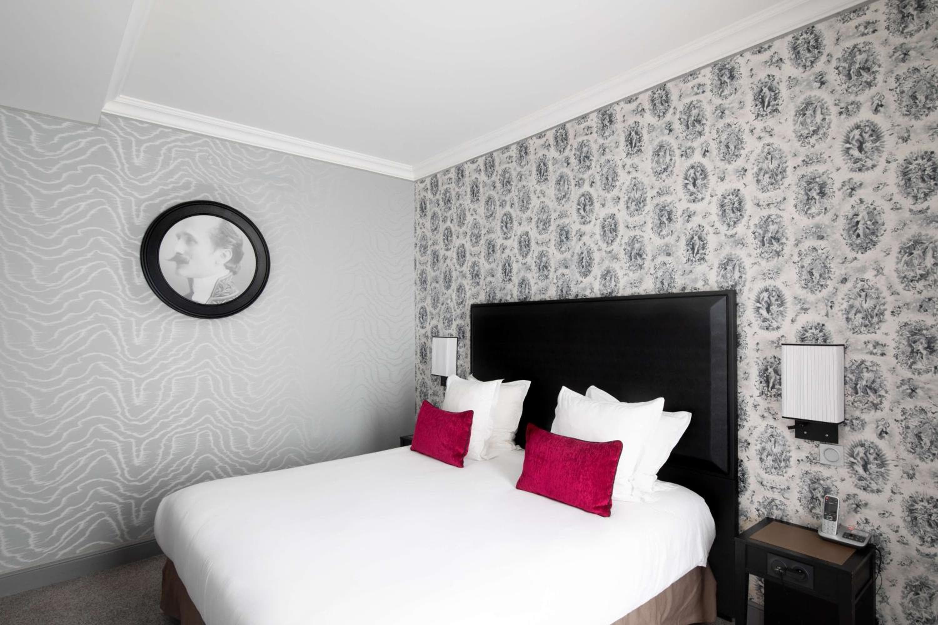 Maison Astor Paris, Curio Collection by Hilton — 6