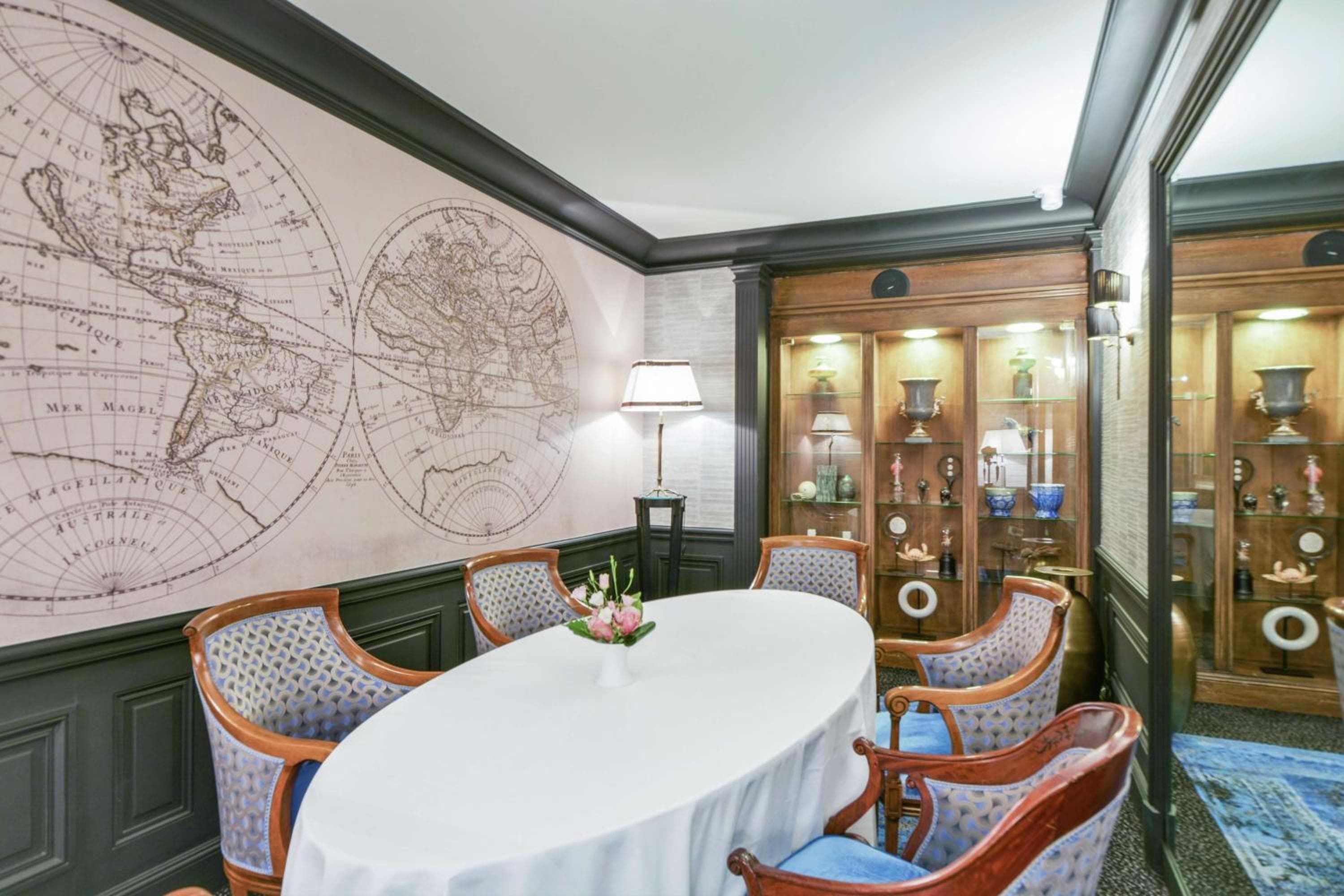Maison Astor Paris, Curio Collection by Hilton — 3