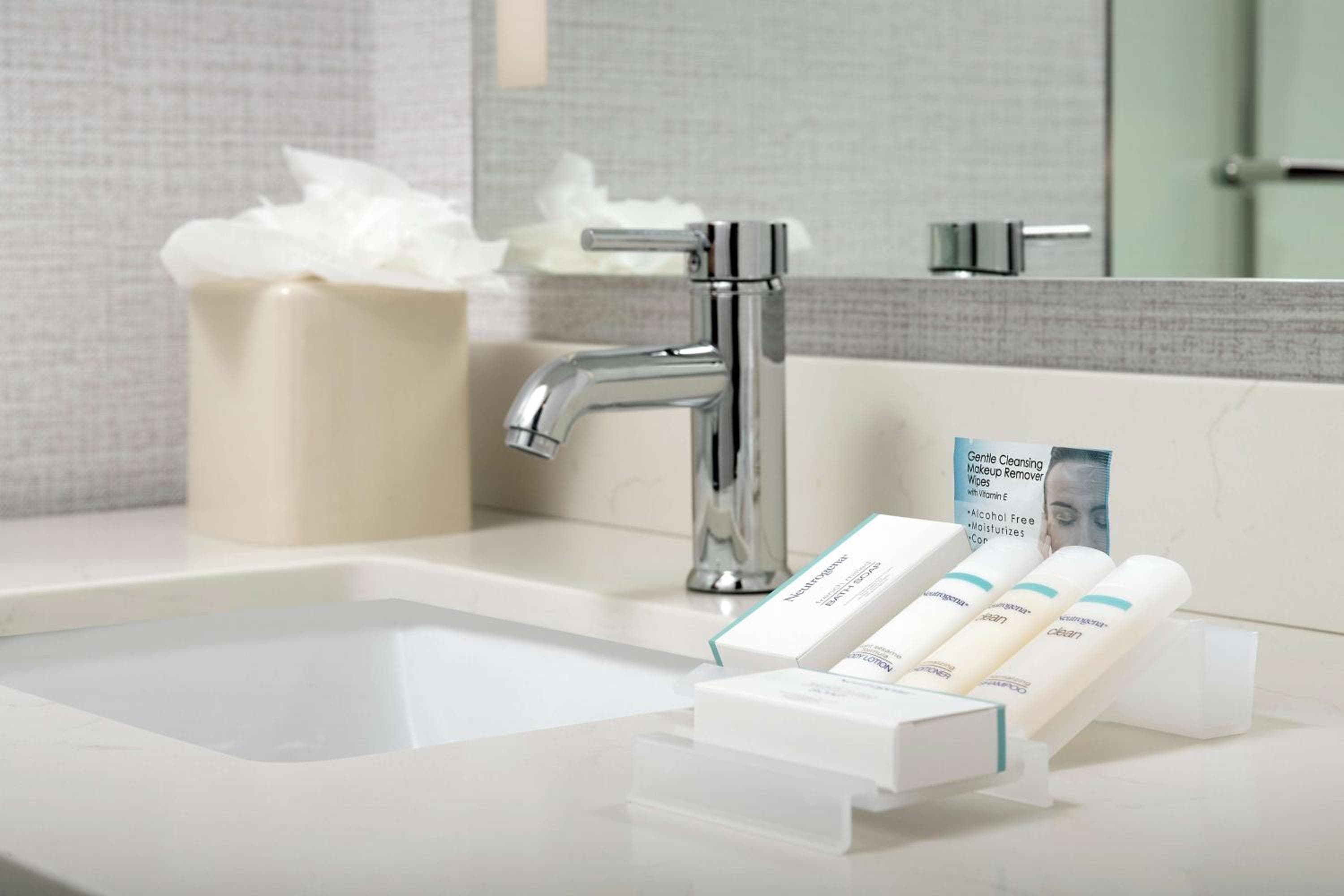 Hilton Garden Inn Miami Brickell South — 2