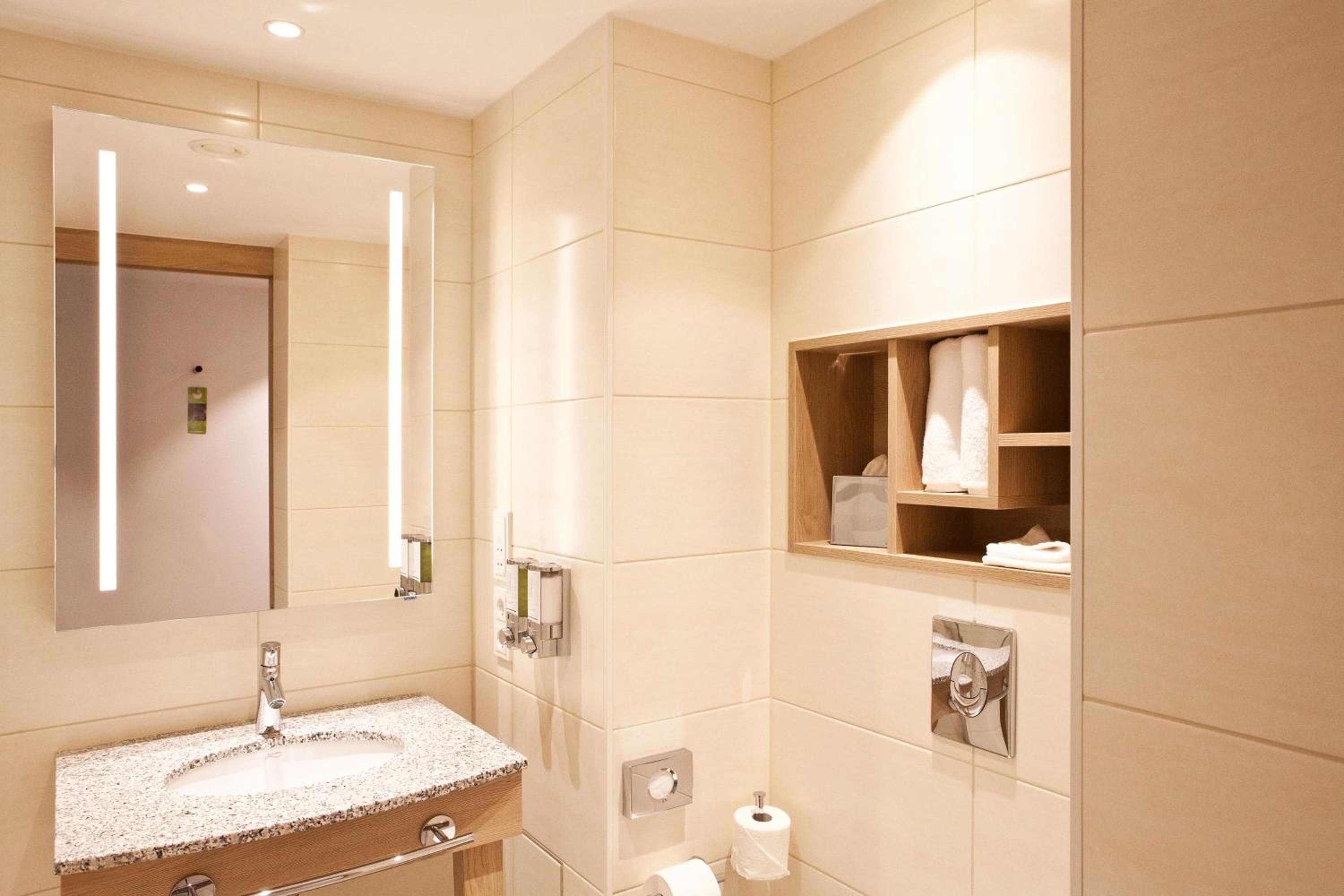 Hampton By Hilton Berlin City East Side Gallery hotel, Mildred-Harnack-Straße 15, Berlin, Germany — photo 9