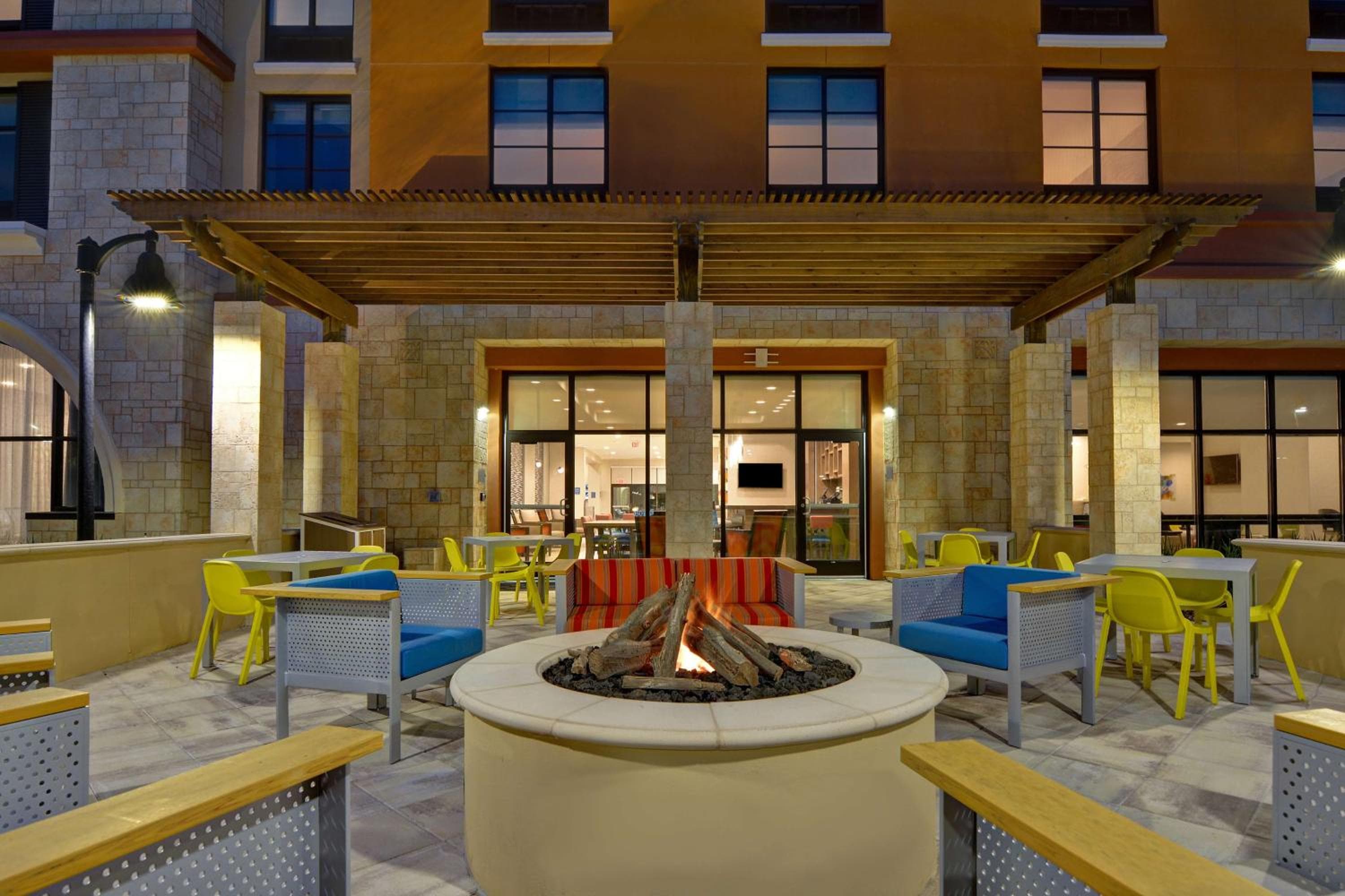 Home2 Suites By Hilton Orlando Flamingo Crossings, Florida — 7