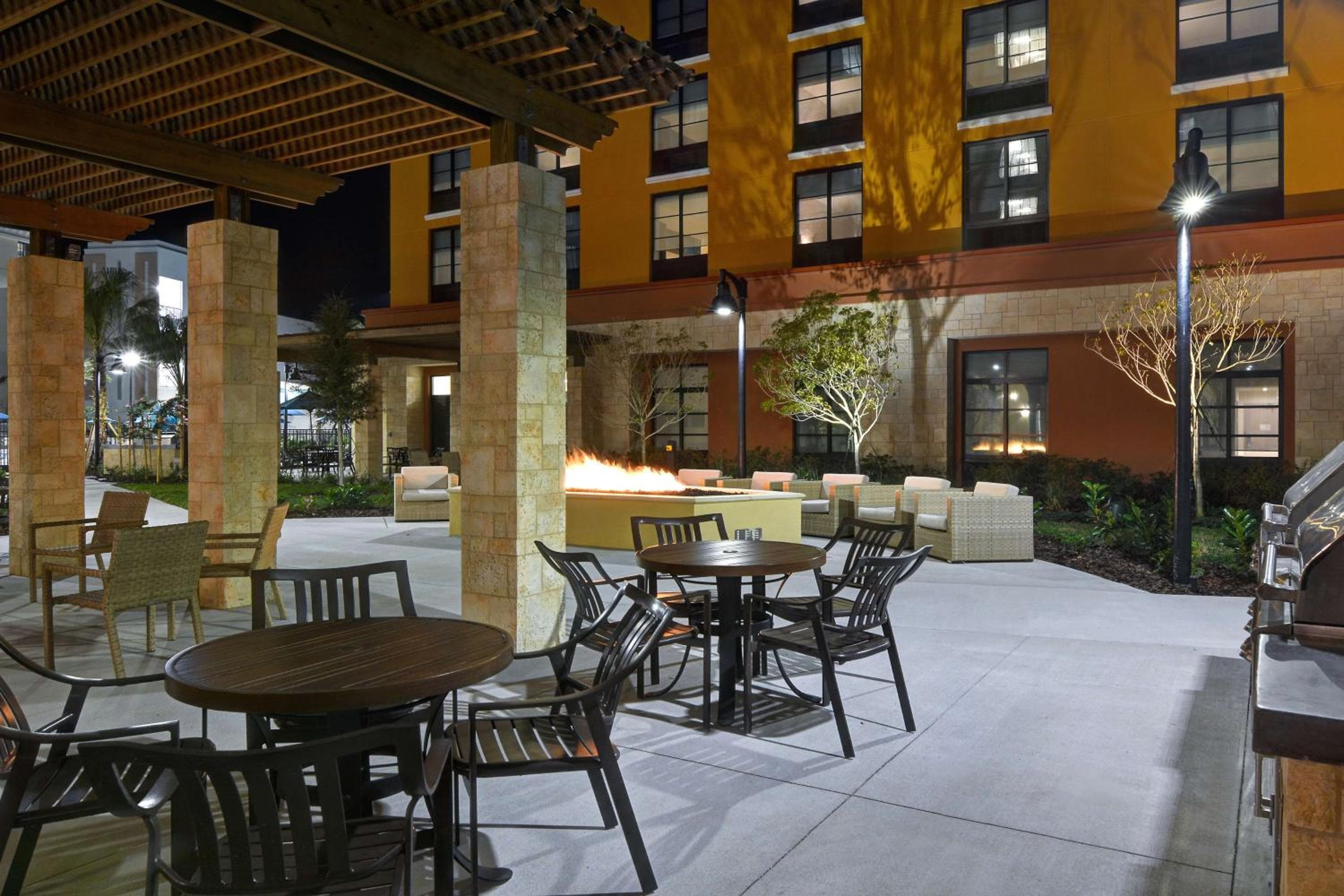 Home2 Suites By Hilton Orlando Flamingo Crossings, Florida — 8