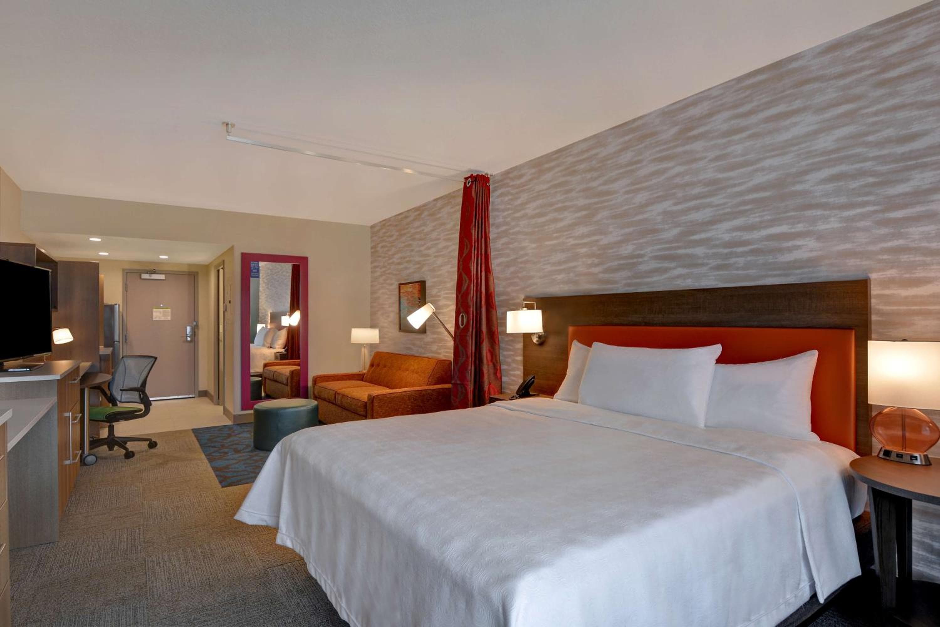 Home2 Suites By Hilton Orlando Flamingo Crossings, FL — 4