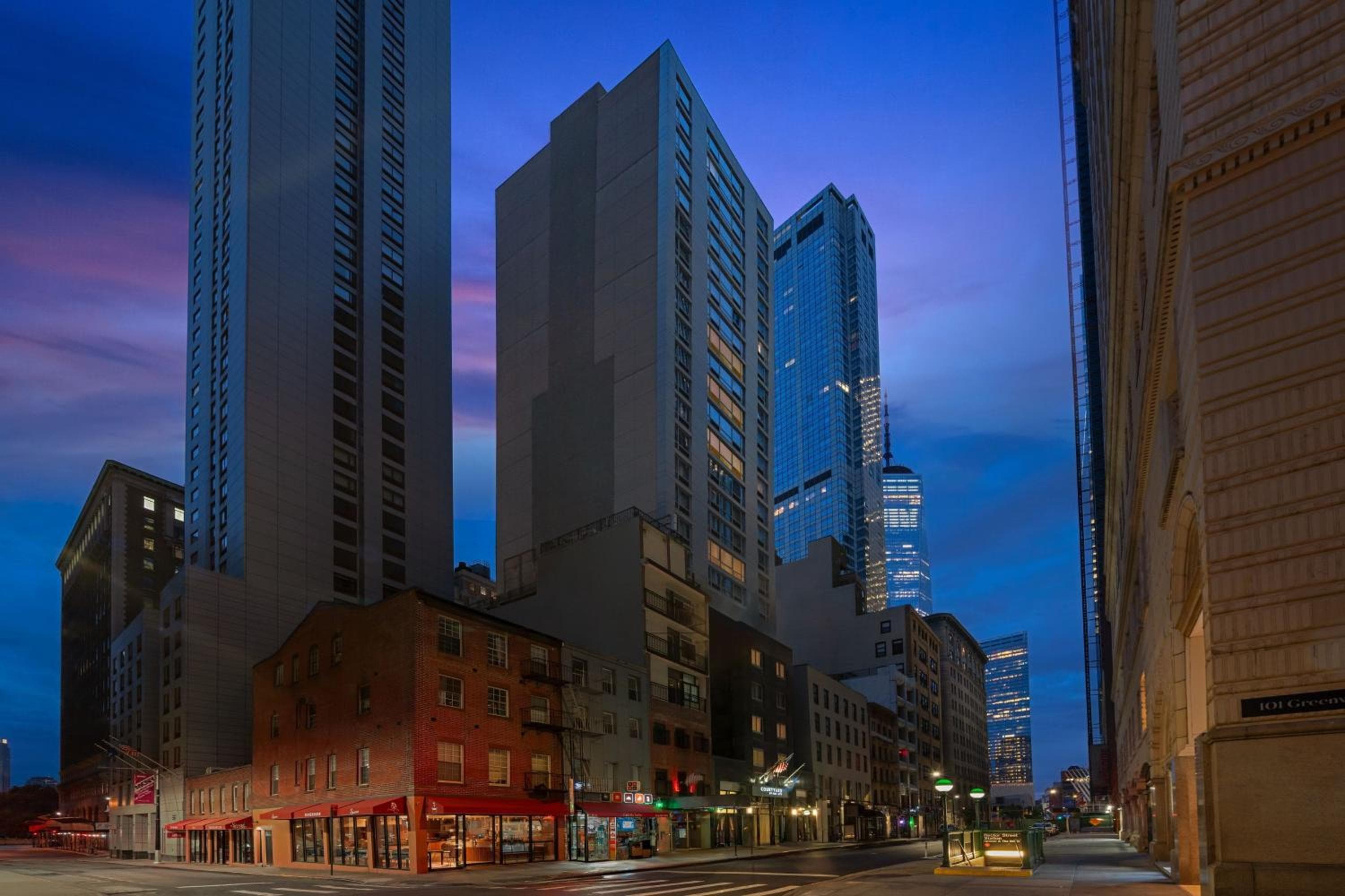 Courtyard by Marriott New York World Trade Center Area — 1