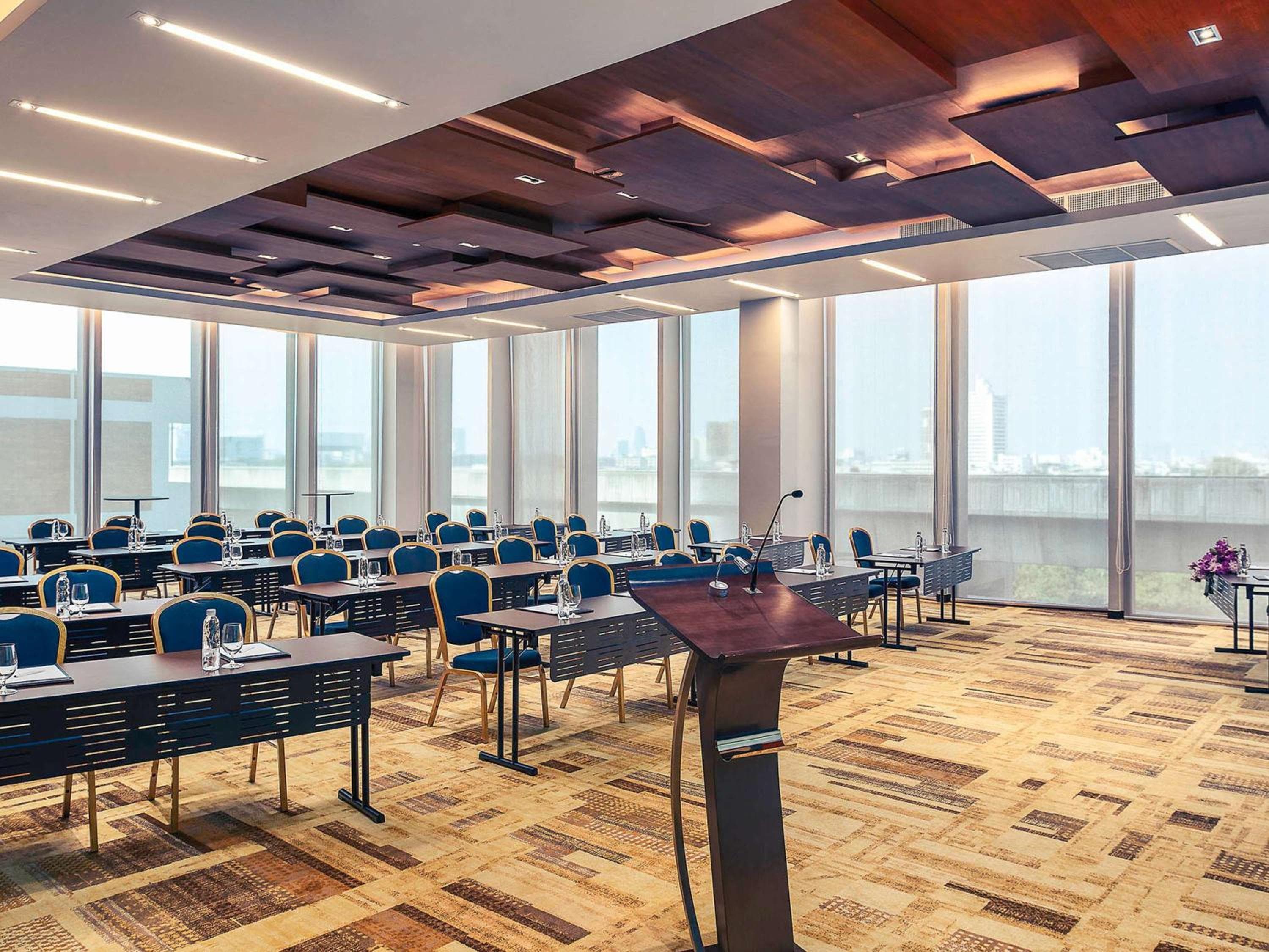 Mercure Bangkok Makkasan — 14