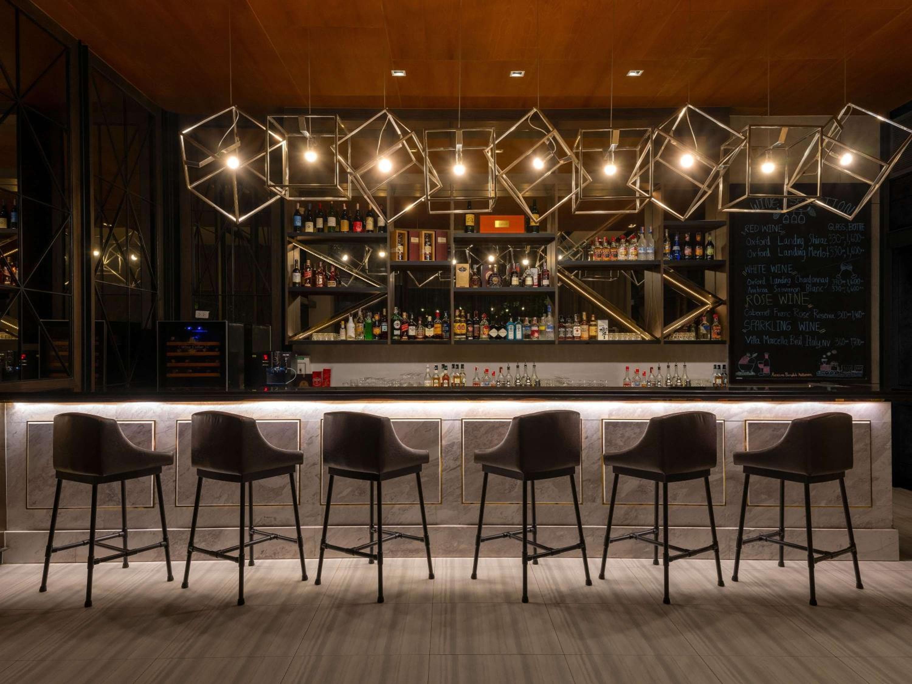 Mercure Bangkok Makkasan — 16