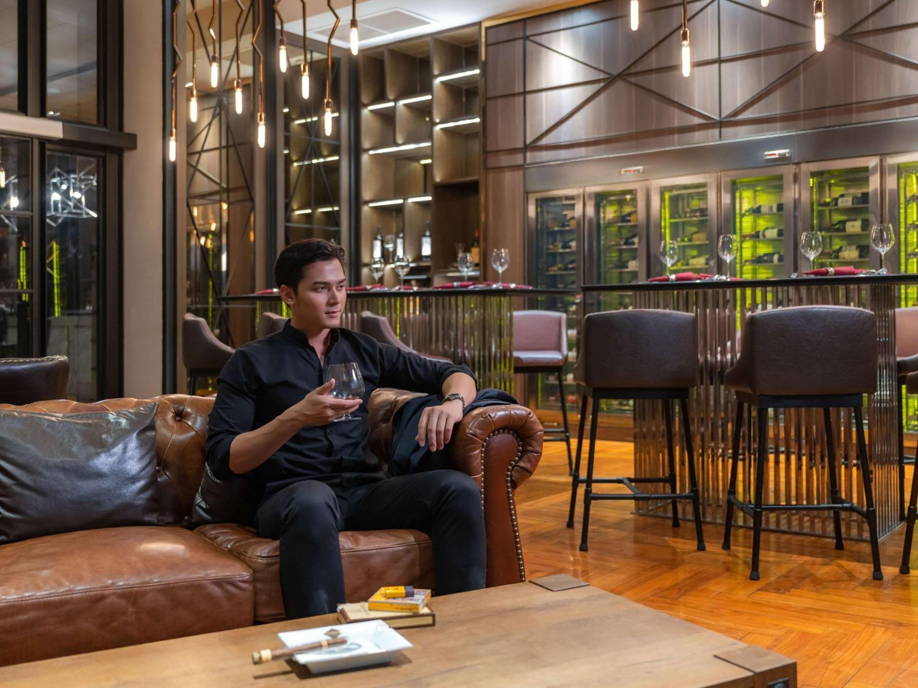 Mercure Bangkok Makkasan — 23