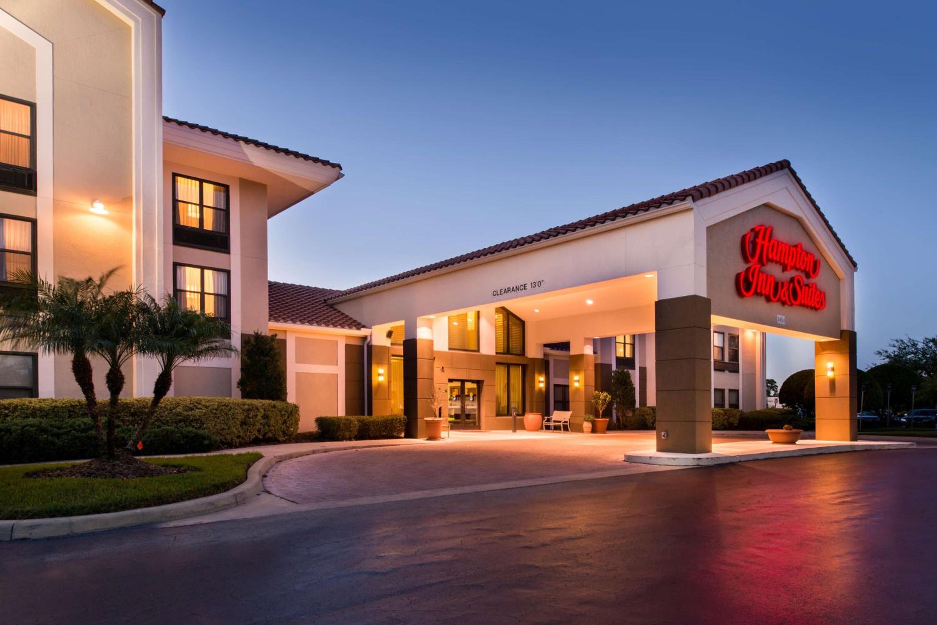 Hampton Inn & Suites Orlando-Est UCF — 4