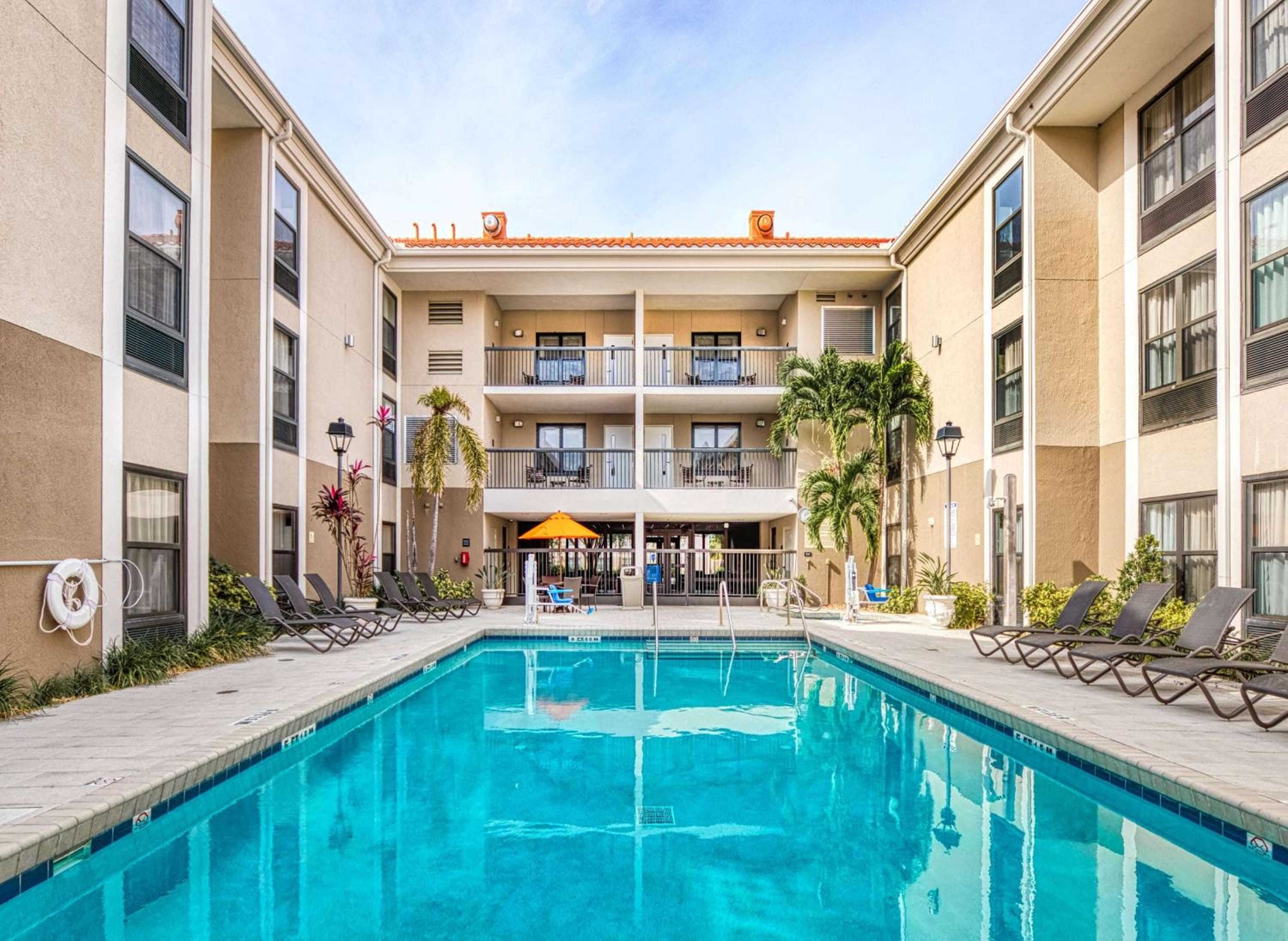 Hampton Inn & Suites Orlando-Est UCF — 7