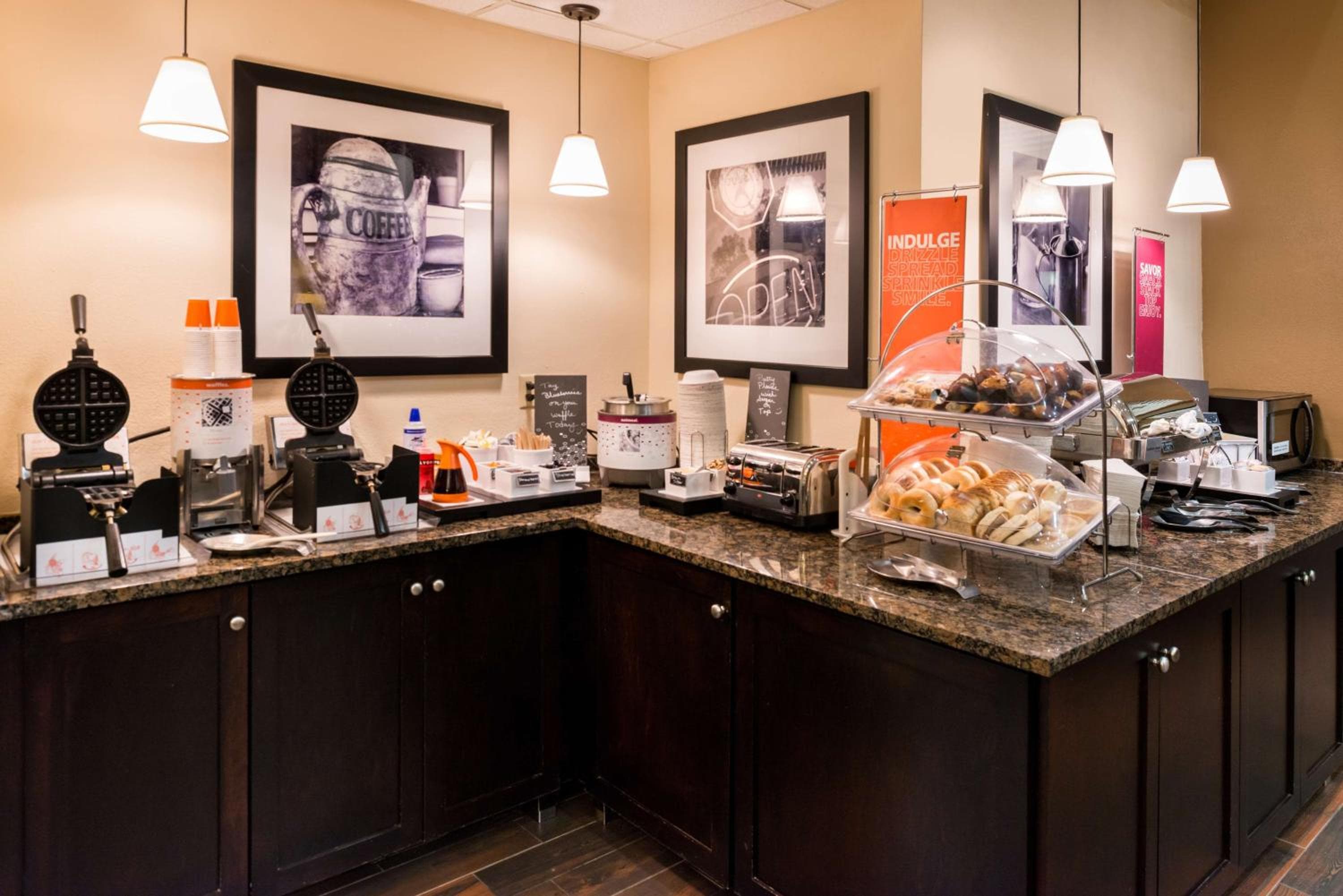 Hampton Inn & Suites Orlando-Est UCF — 12