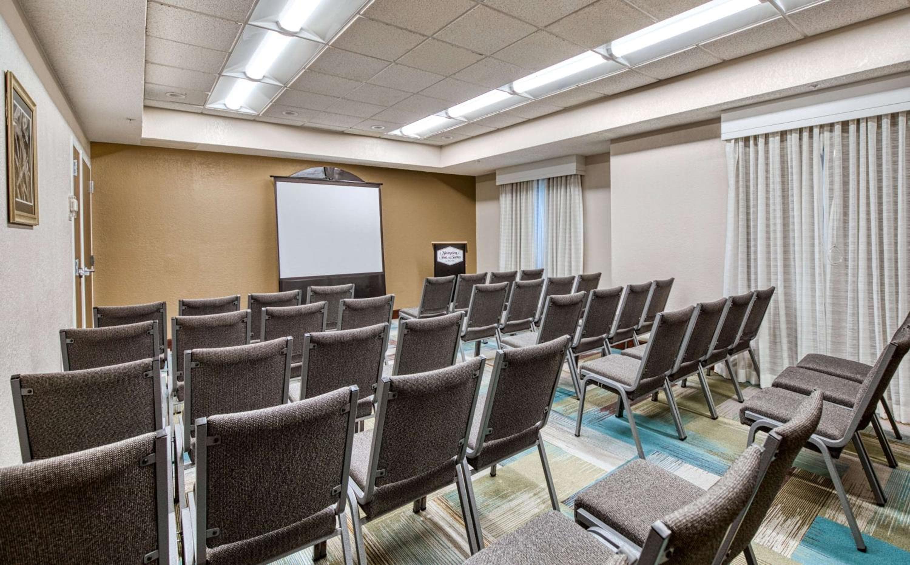 Hampton Inn & Suites Orlando-East UCF — 9