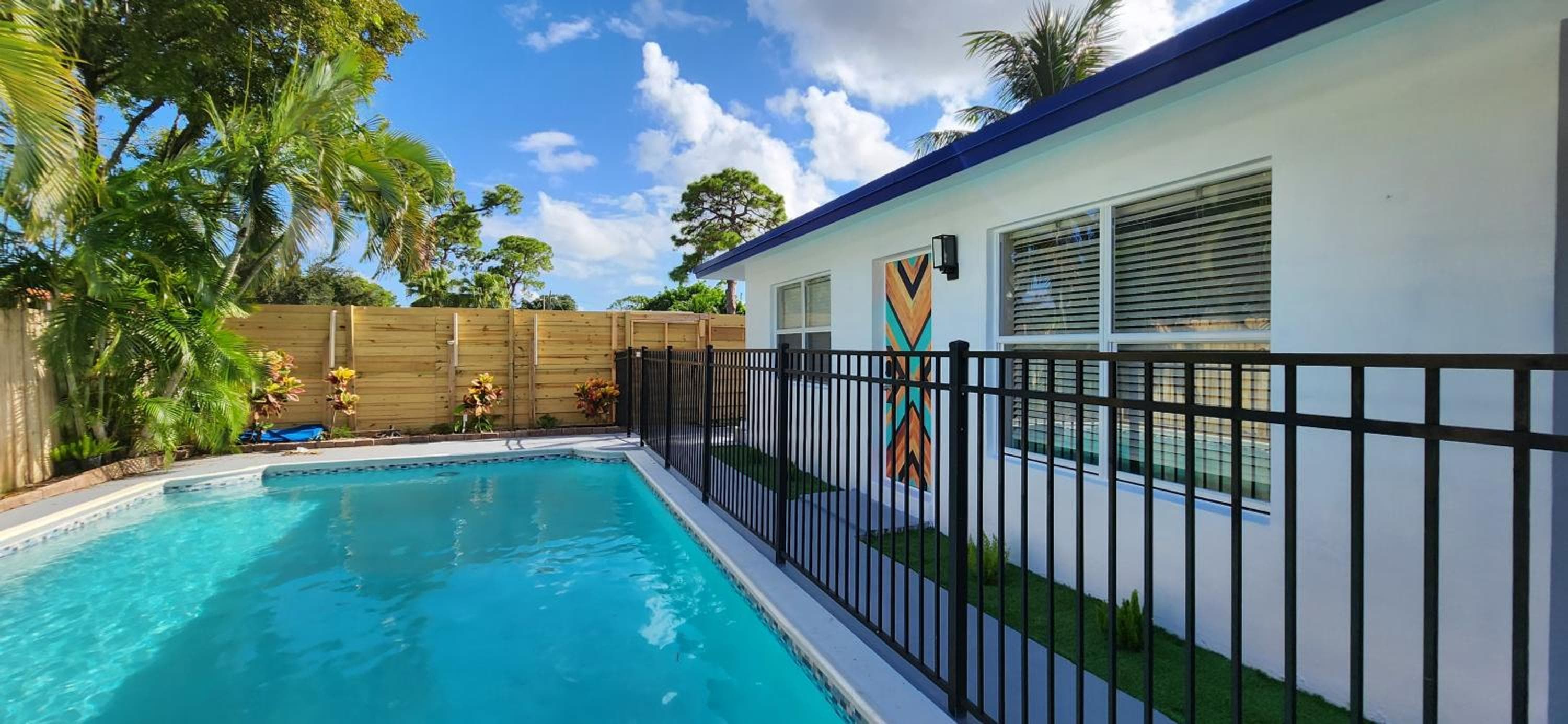 Equipped House W Pool & Patios, Near the Beaches, Prime Location- Ideal for Small Families, Coastal Haven — 25