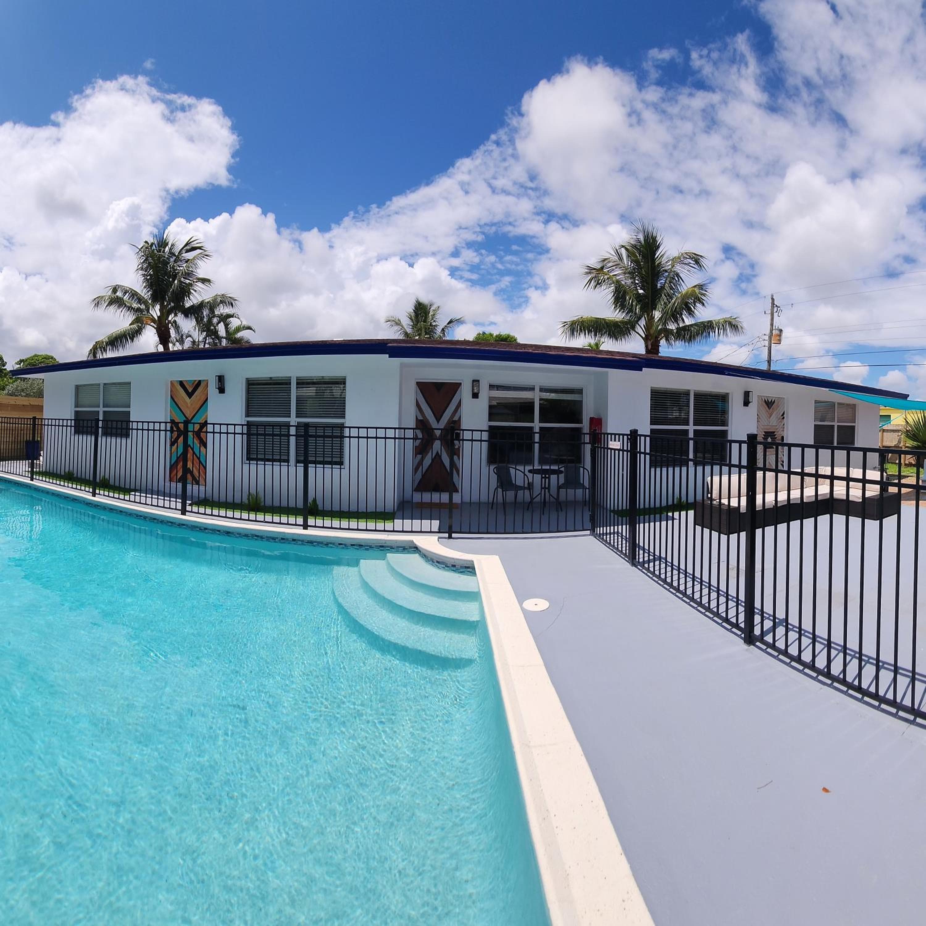 Equipped House W Pool & Patios, Near the Beaches, Prime Location- Ideal for Small Families, Coastal Haven — 11