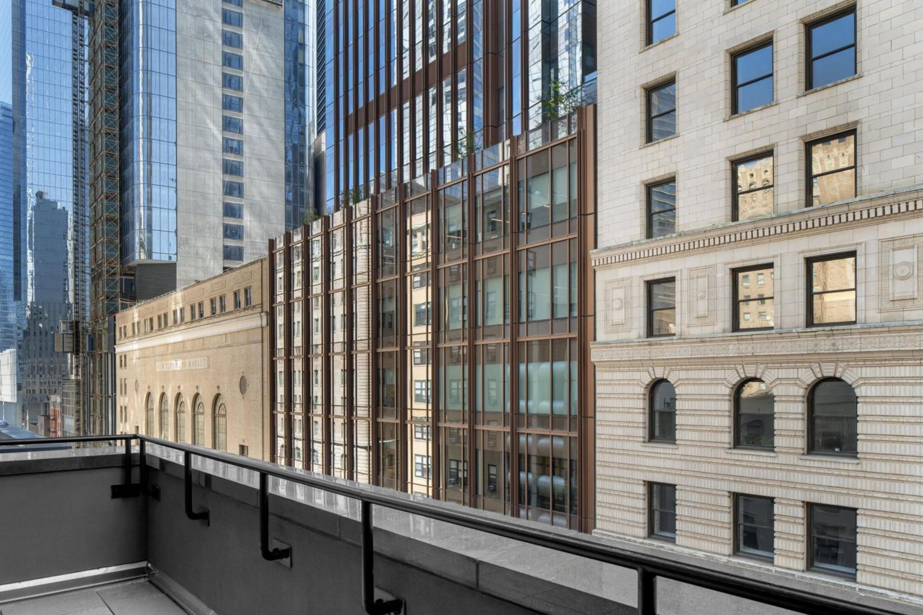 Courtyard by Marriott New York World Trade Center Area — 11