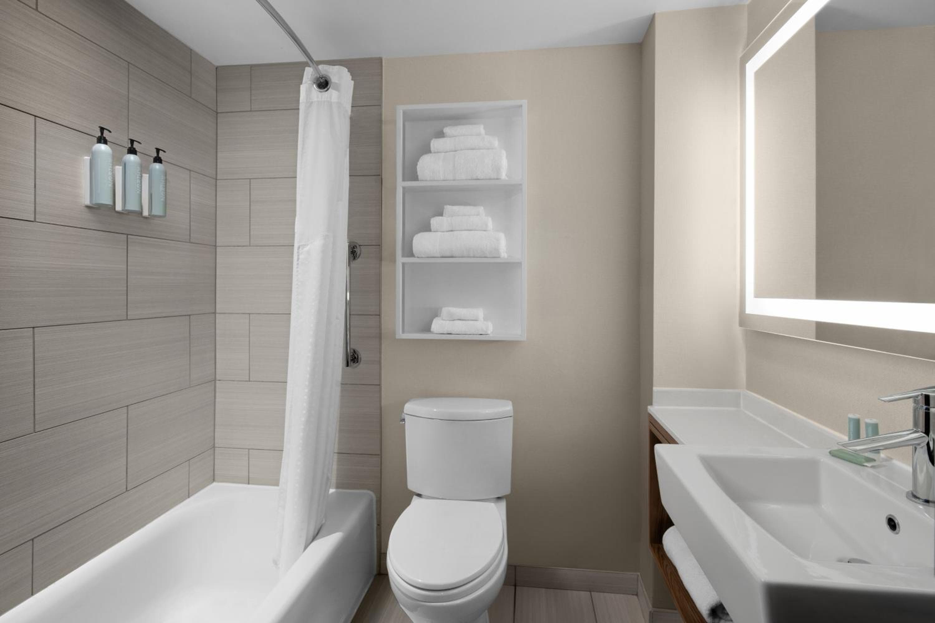 Courtyard by Marriott New York World Trade Center Area — 20