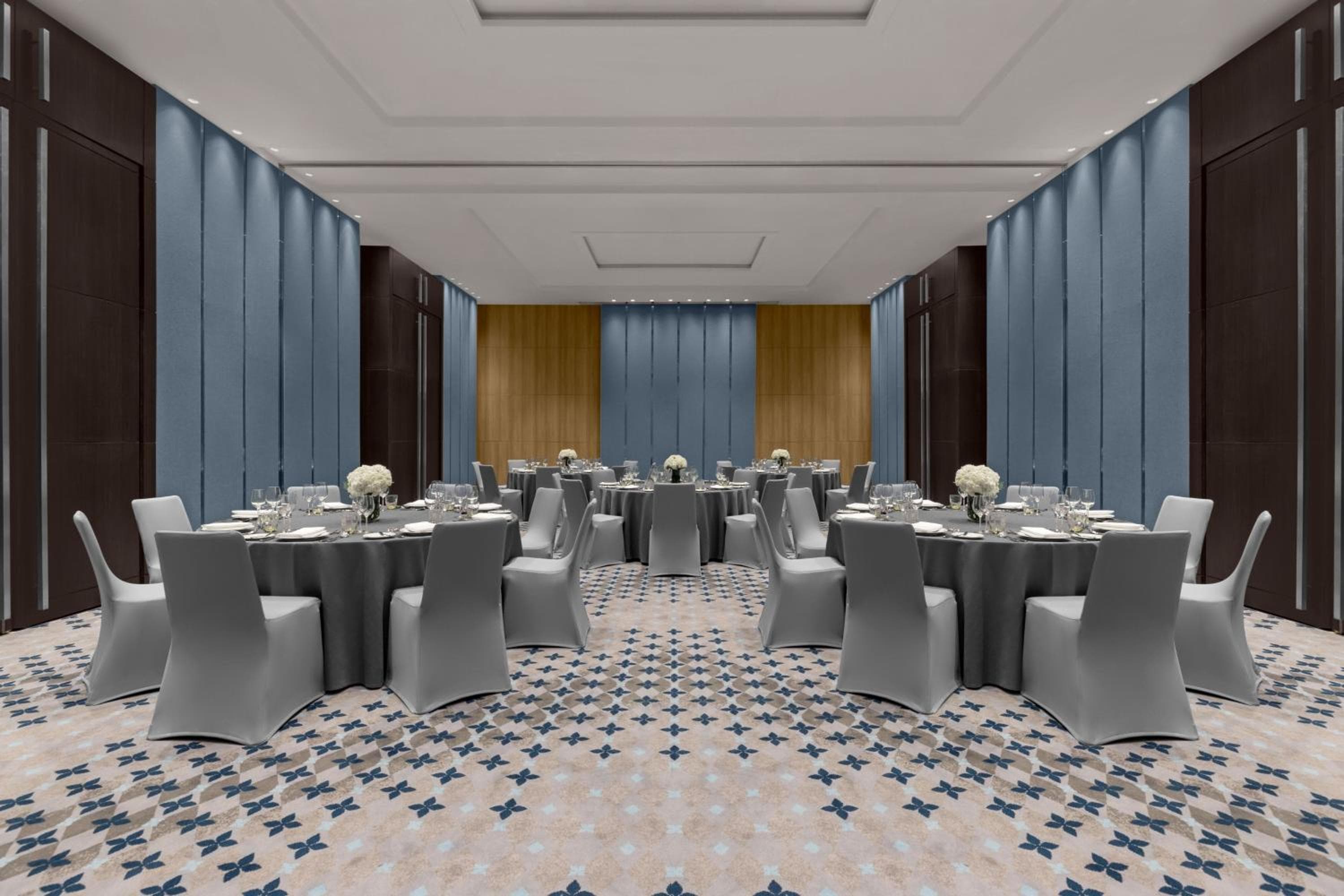 Courtyard by Marriott Bangkok — 9
