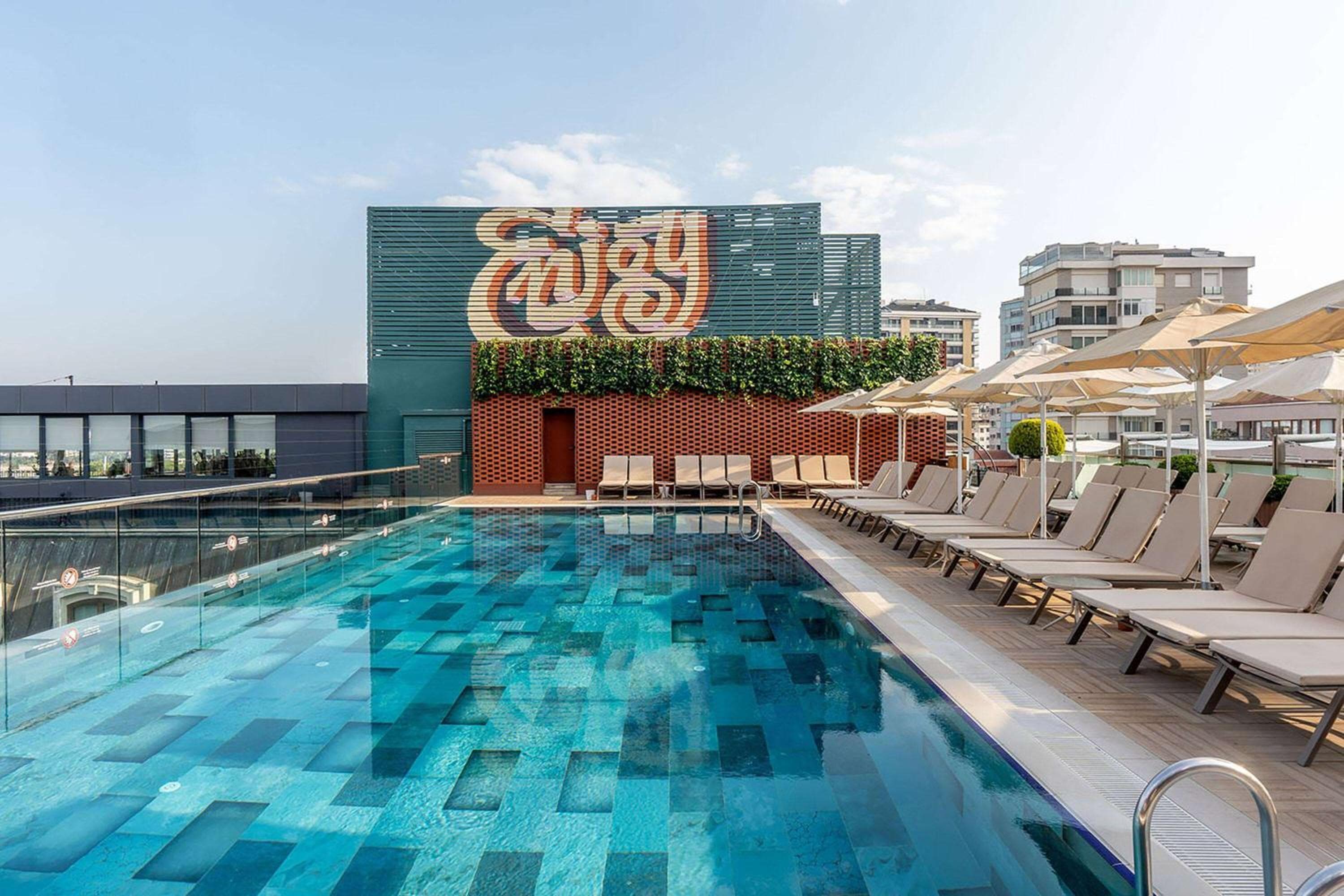 Wyndham Grand Istanbul Kalamış Marina Hotel — 9