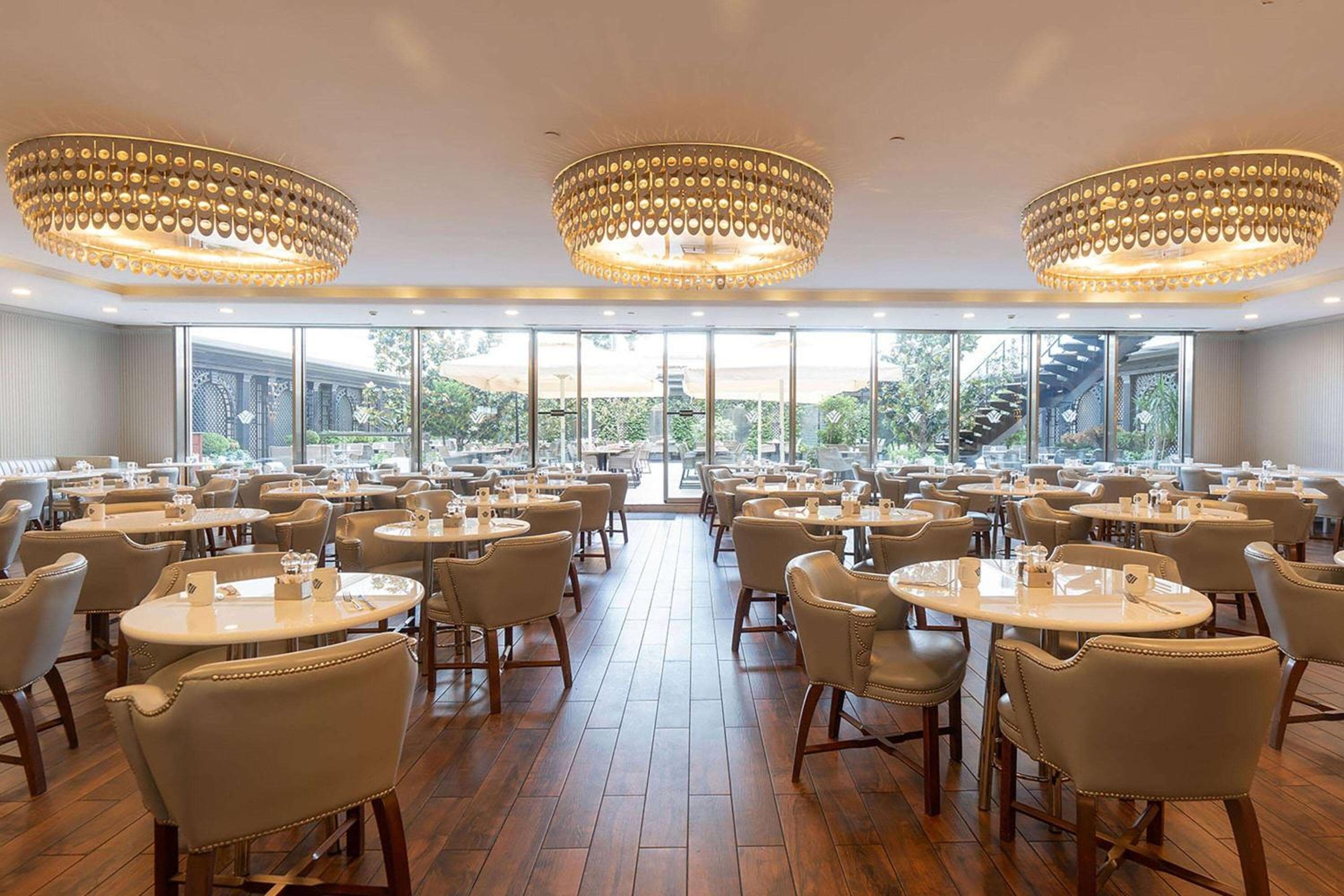 Wyndham Grand Istanbul Kalamış Marina Hotel — 11