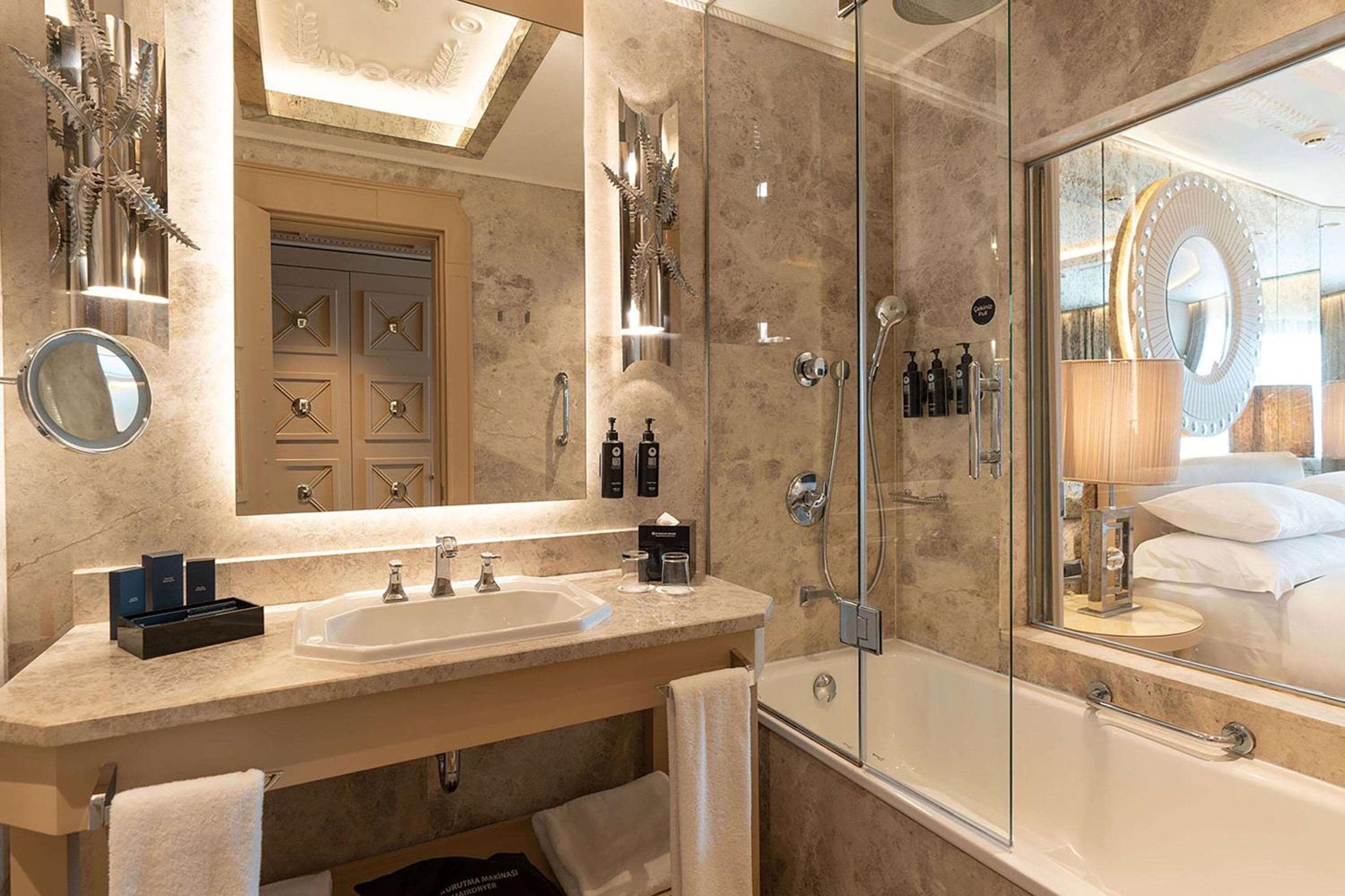 Wyndham Grand Istanbul Kalamış Marina Hotel — 21