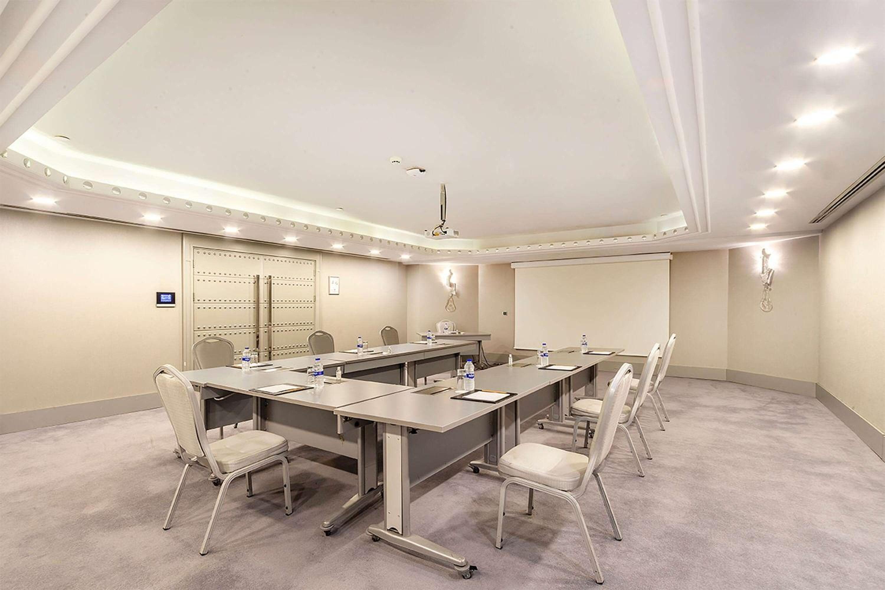 Wyndham Grand Istanbul Kalamış Marina Hotel — 29