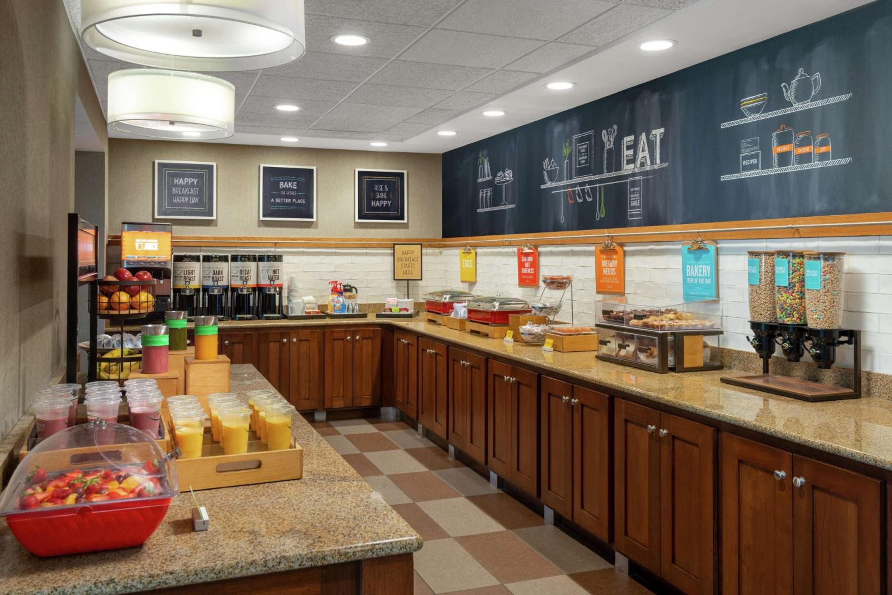 Hampton Inn & Suites Tampa Ybor City Downtown — 10