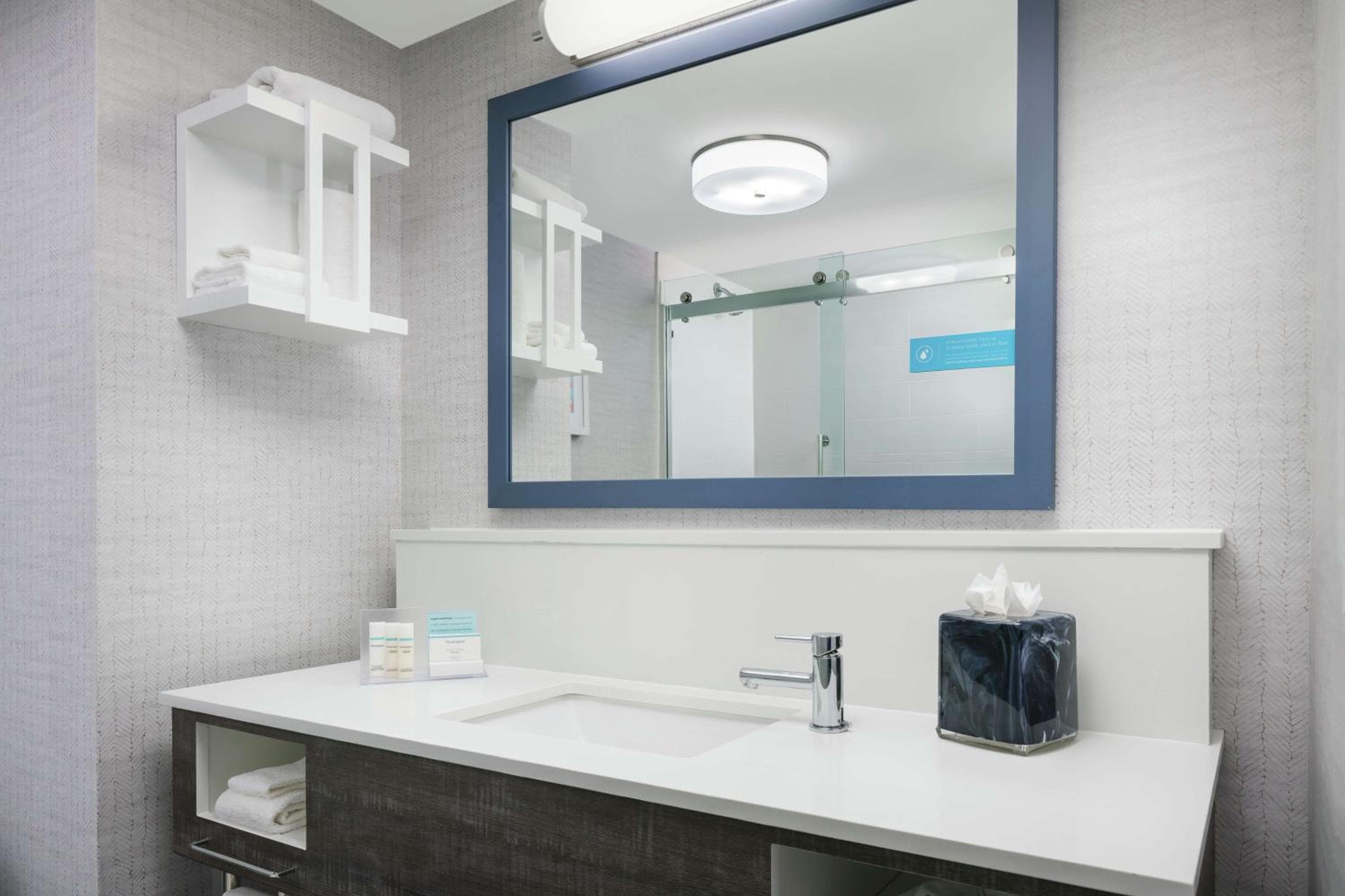 Hampton Inn & Suites Tampa Ybor City Downtown — 15