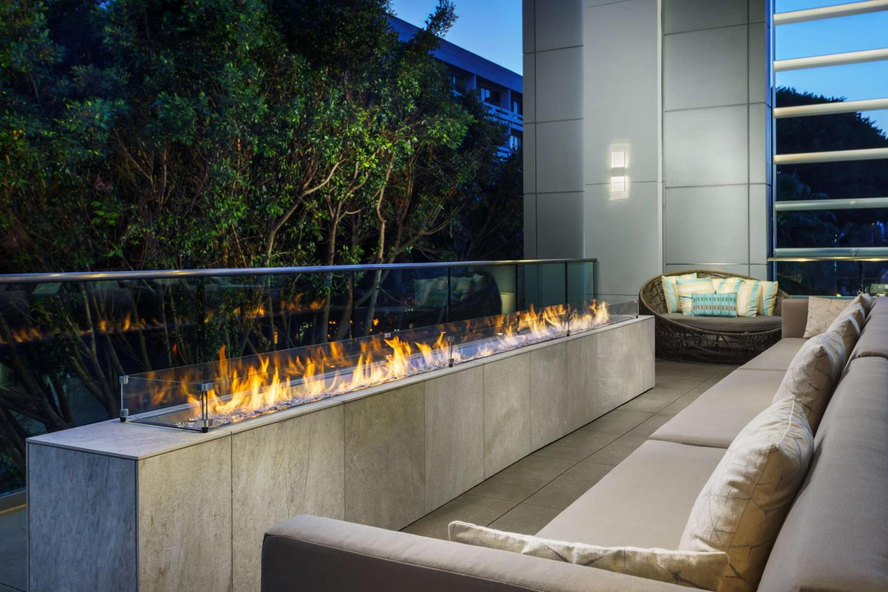 Hampton Inn & Suites Santa Monica — 4