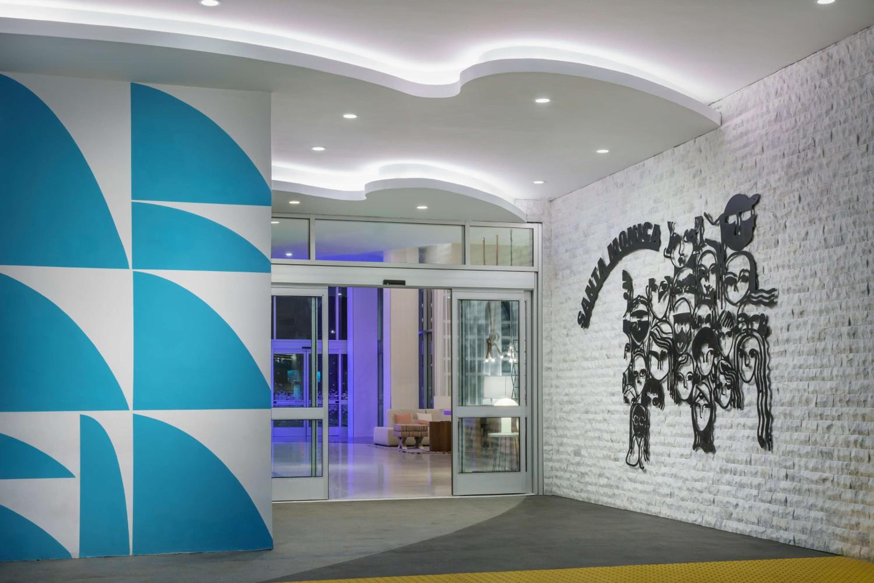Hampton Inn & Suites Santa Monica — 5