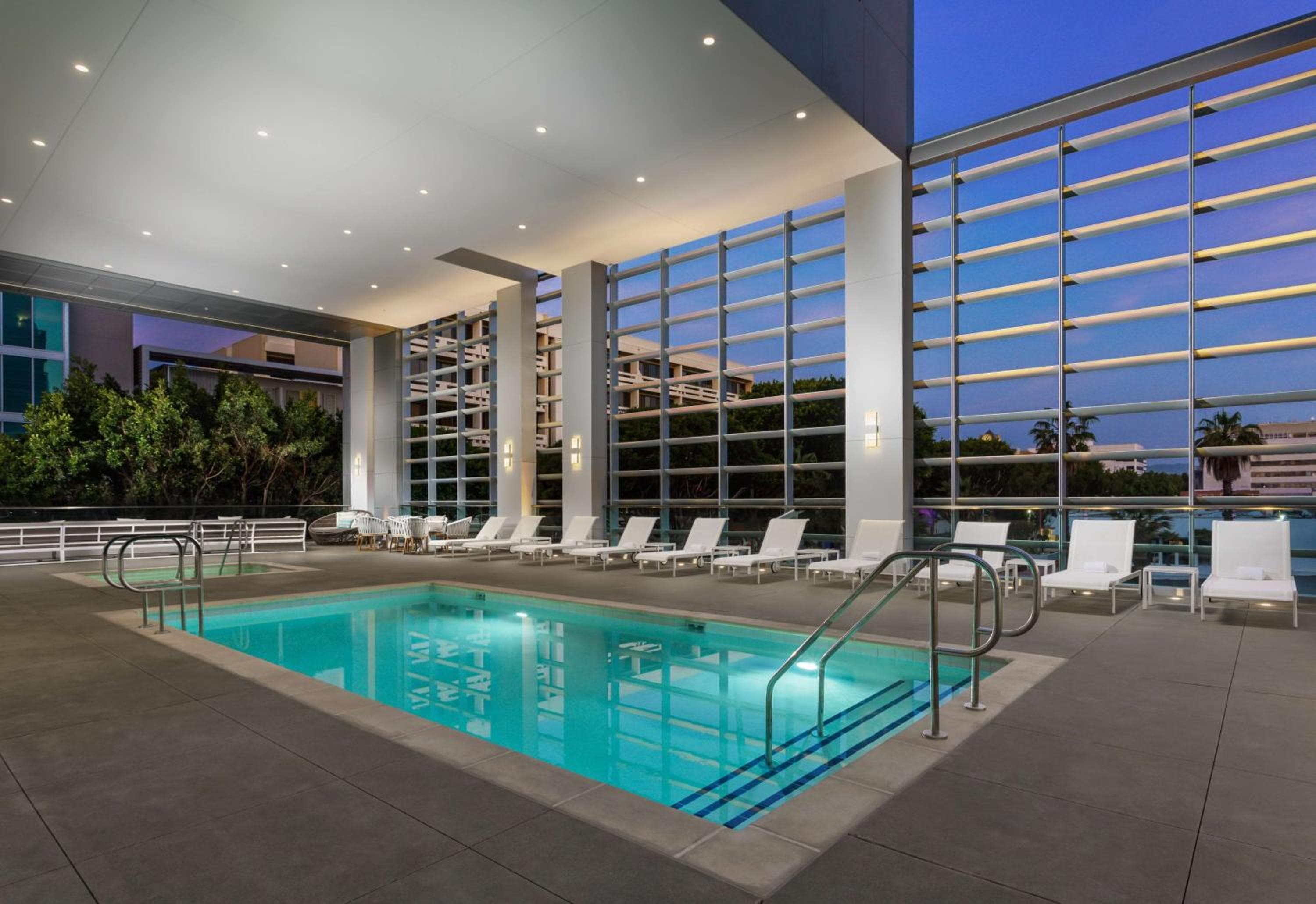 Hampton Inn & Suites Santa Monica — 2