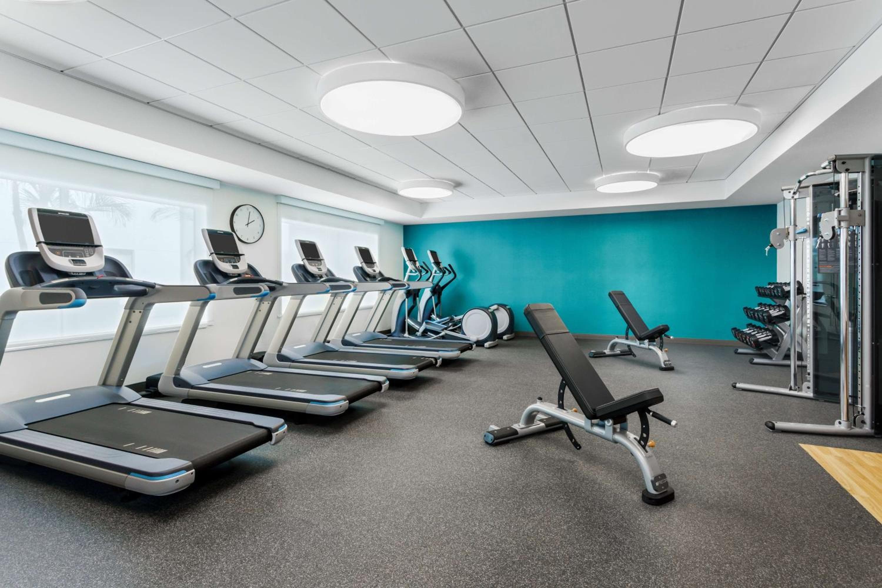 Hampton Inn & Suites Santa Monica — 14