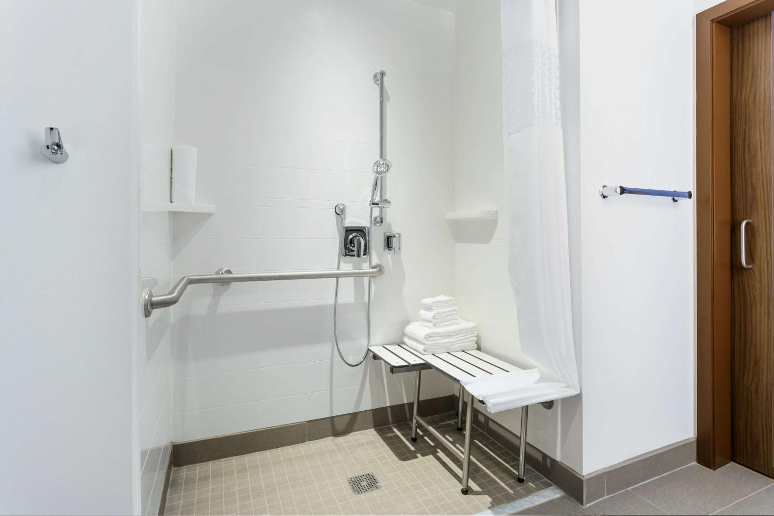 Hampton Inn & Suites Santa Monica — 21
