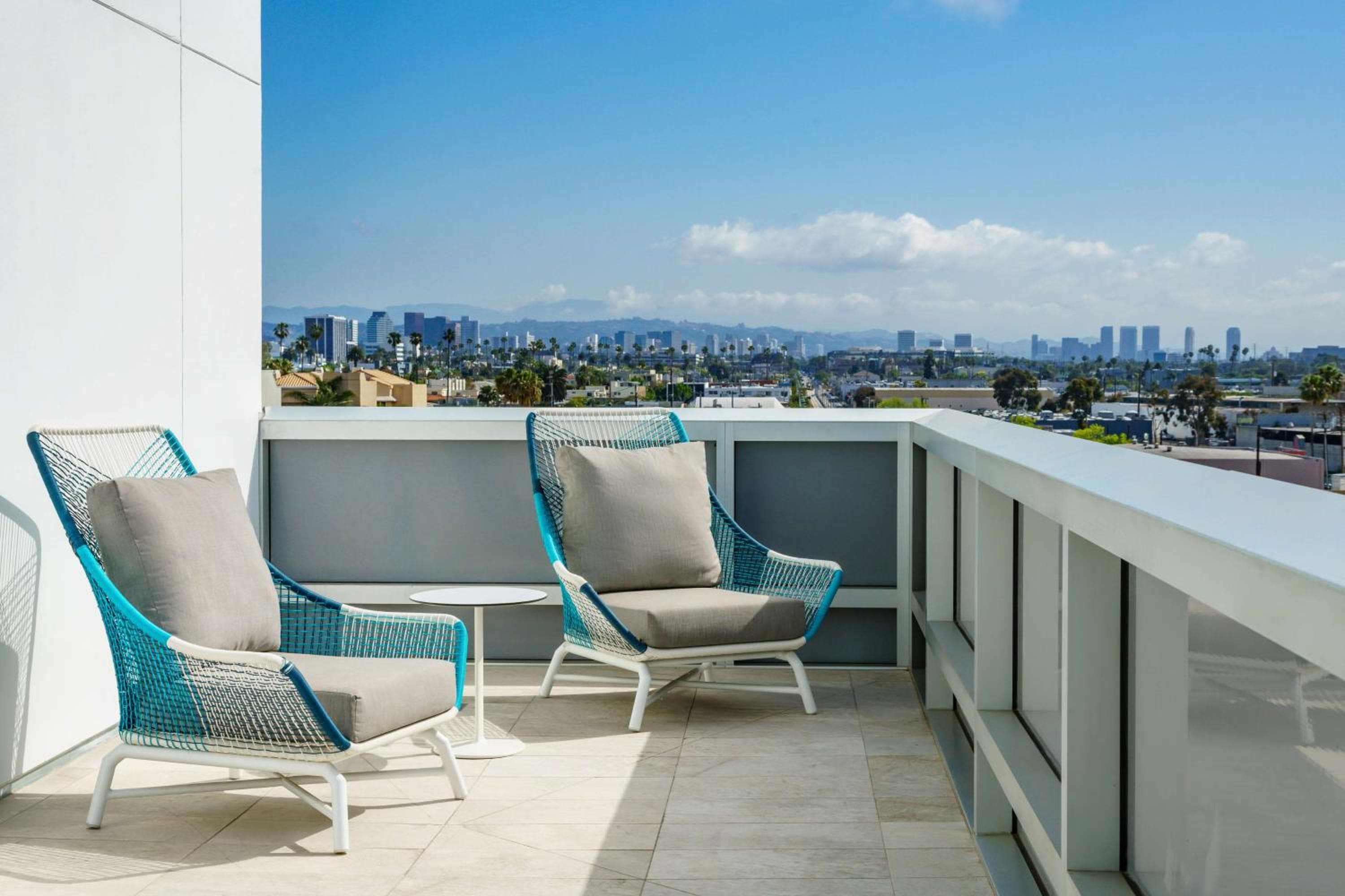 Hampton Inn & Suites Santa Monica — 25