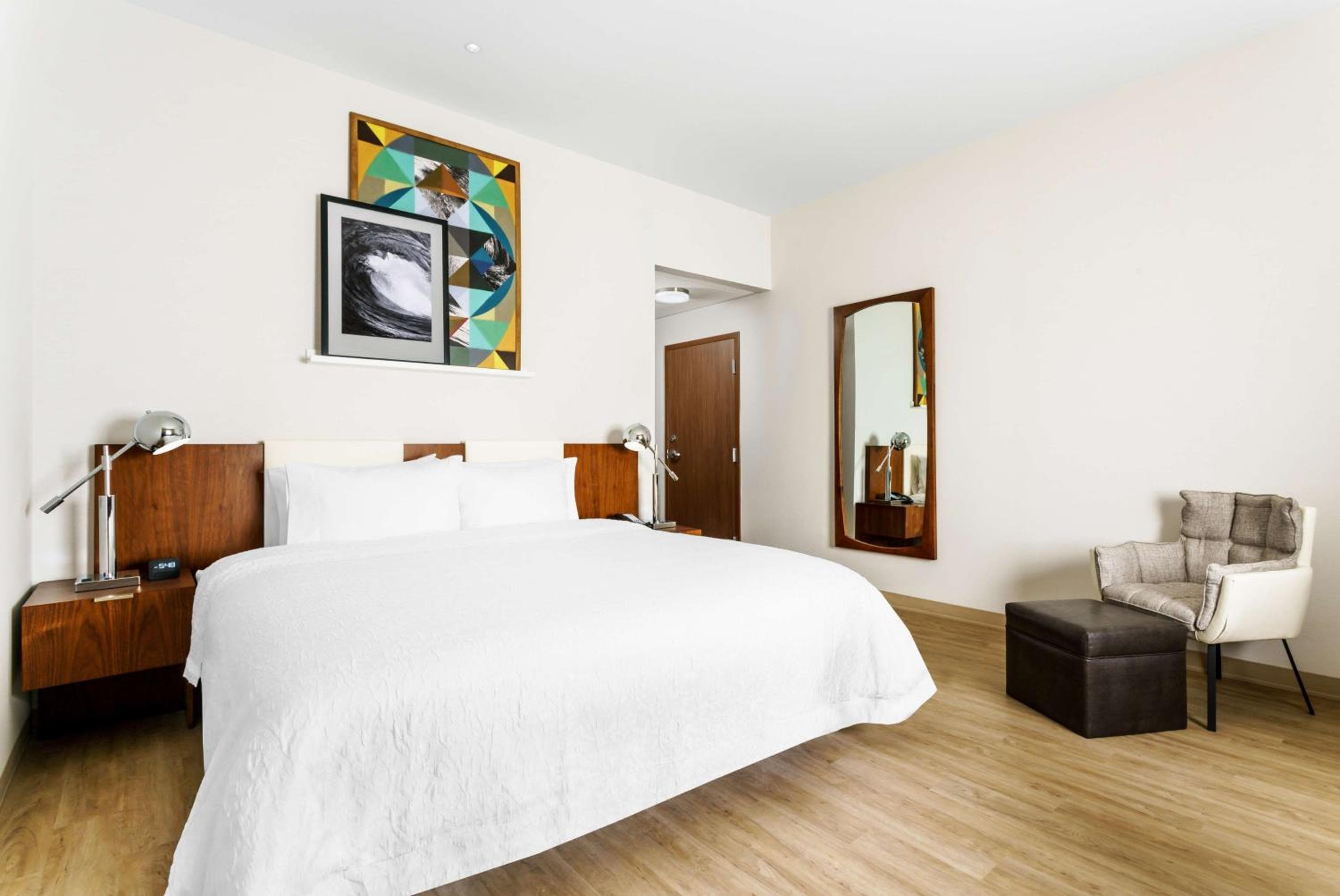 Hampton Inn & Suites Santa Monica — 28