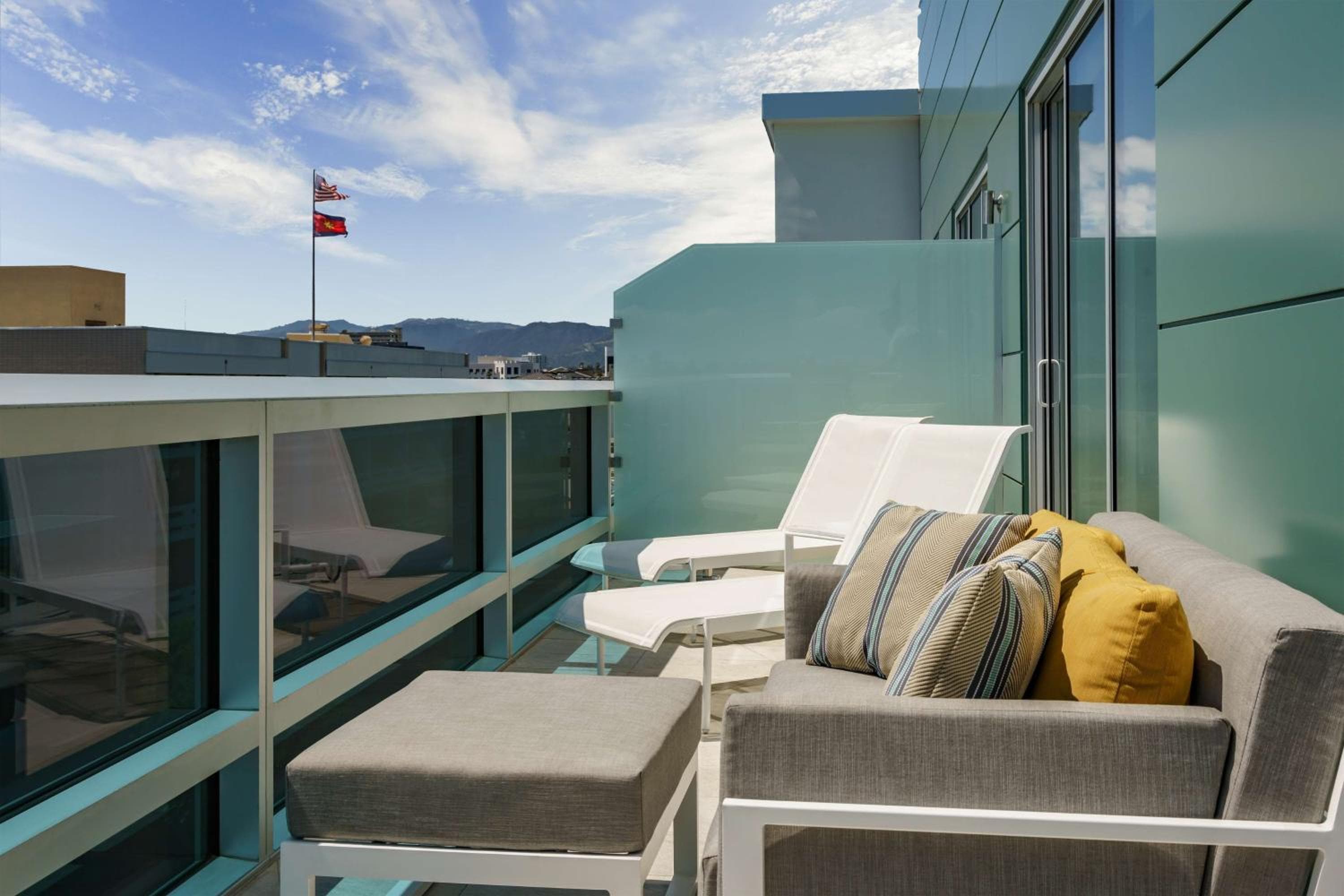 Hampton Inn & Suites Santa Monica — 30