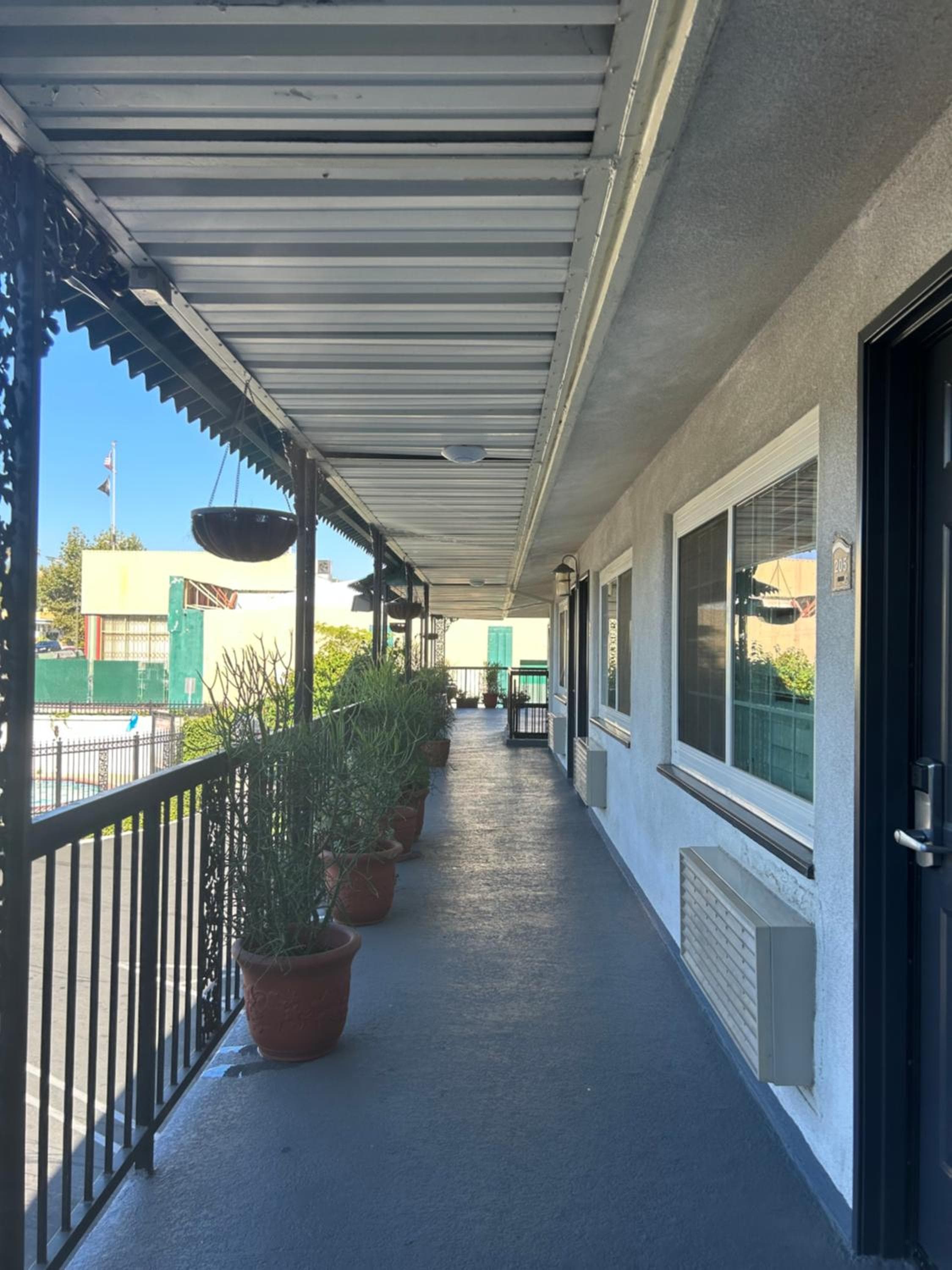 Welcome Inn — 12
