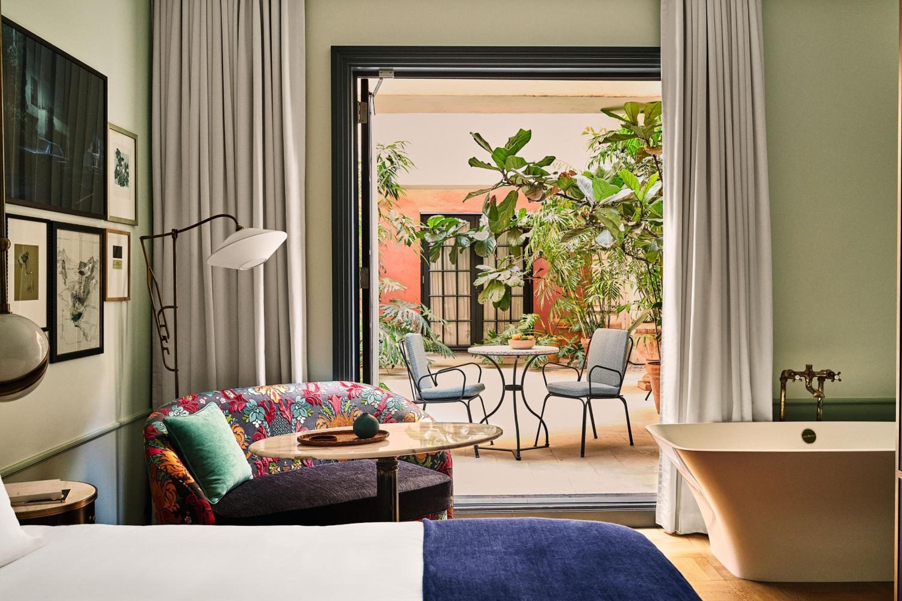Hotel Per La, Autograph Collection — 6